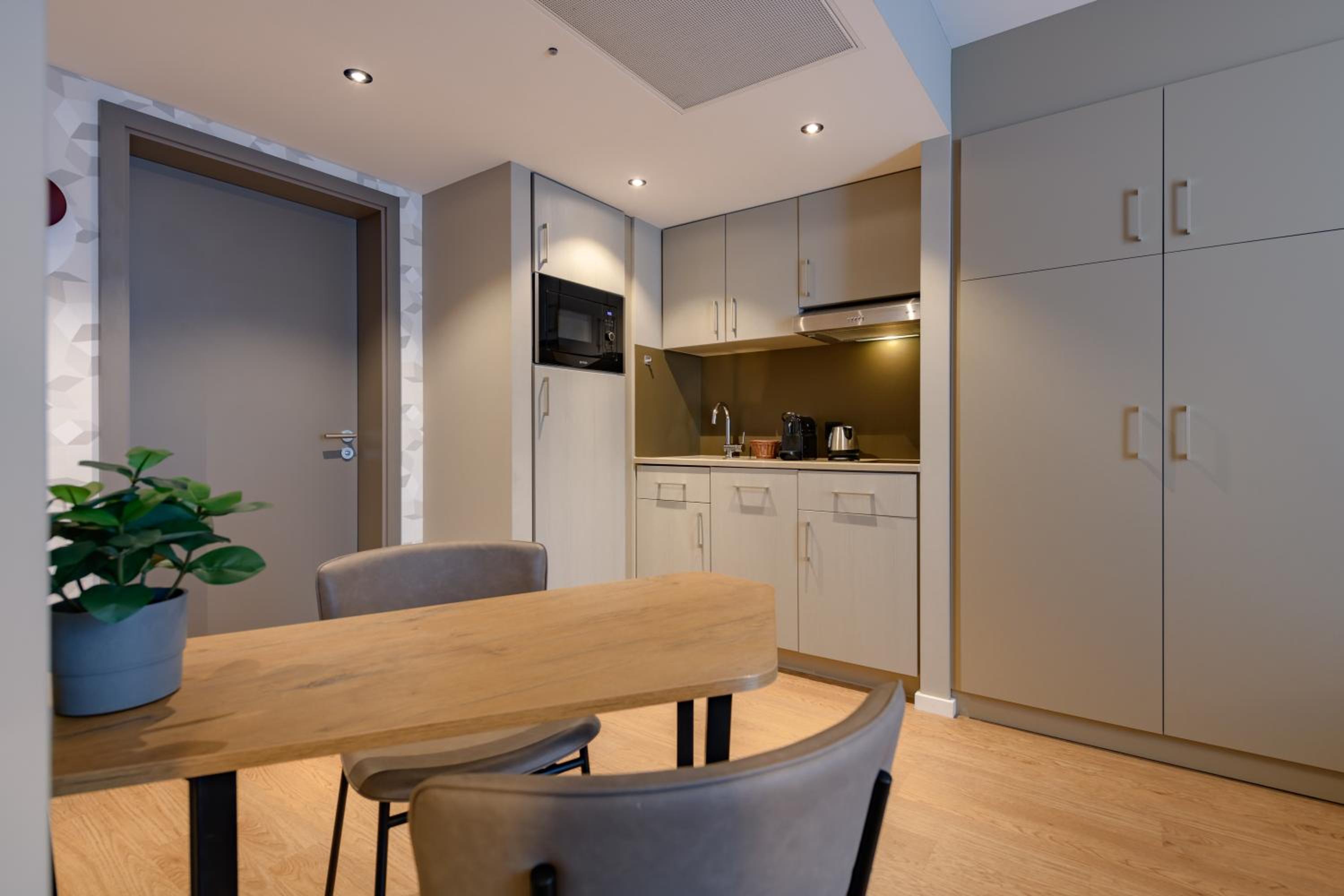 One-Bedroom Apartment - Photo 1