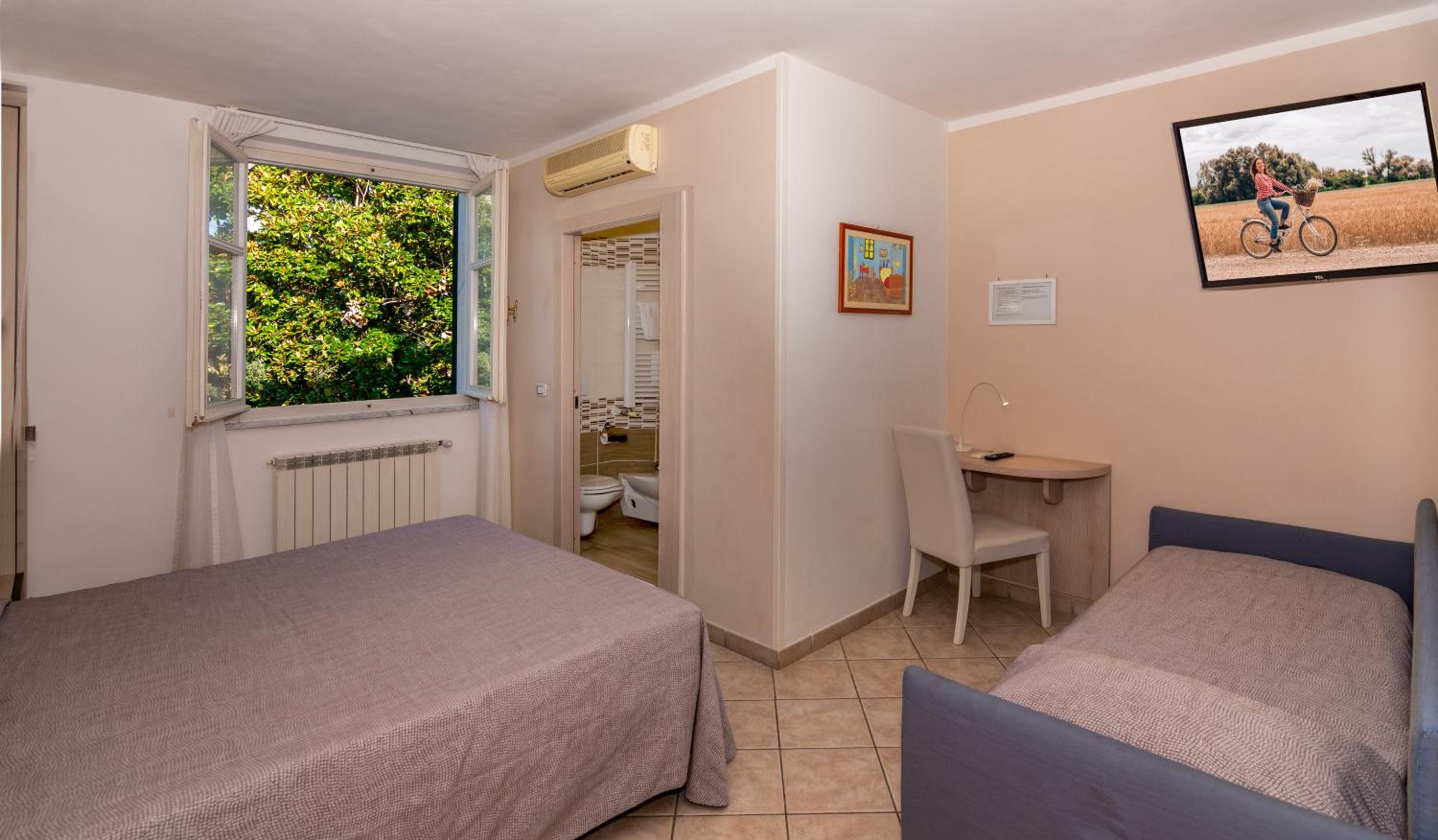 Standard Triple Room photo 3