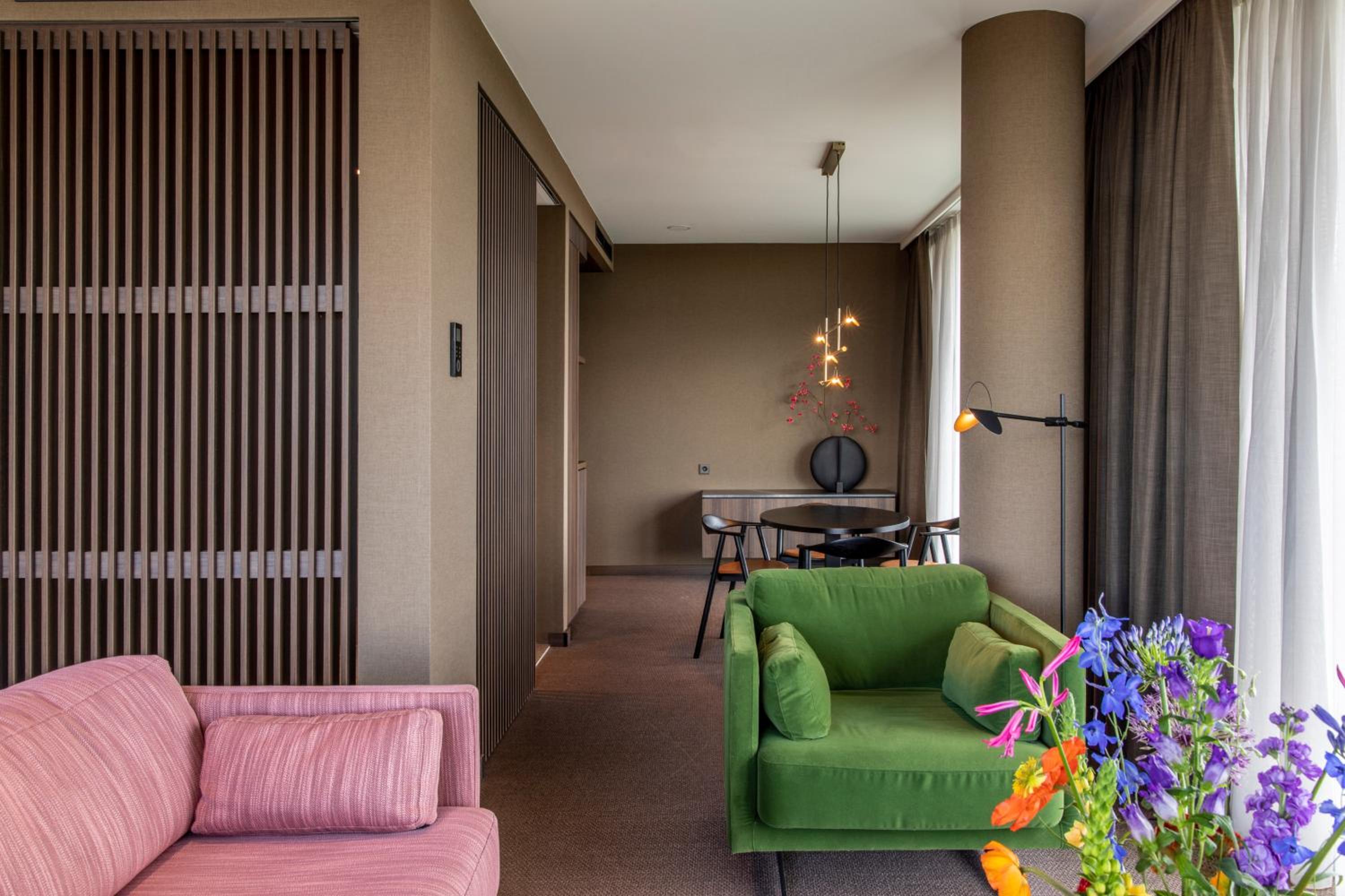 Suite with Hot Tub - Photo 1