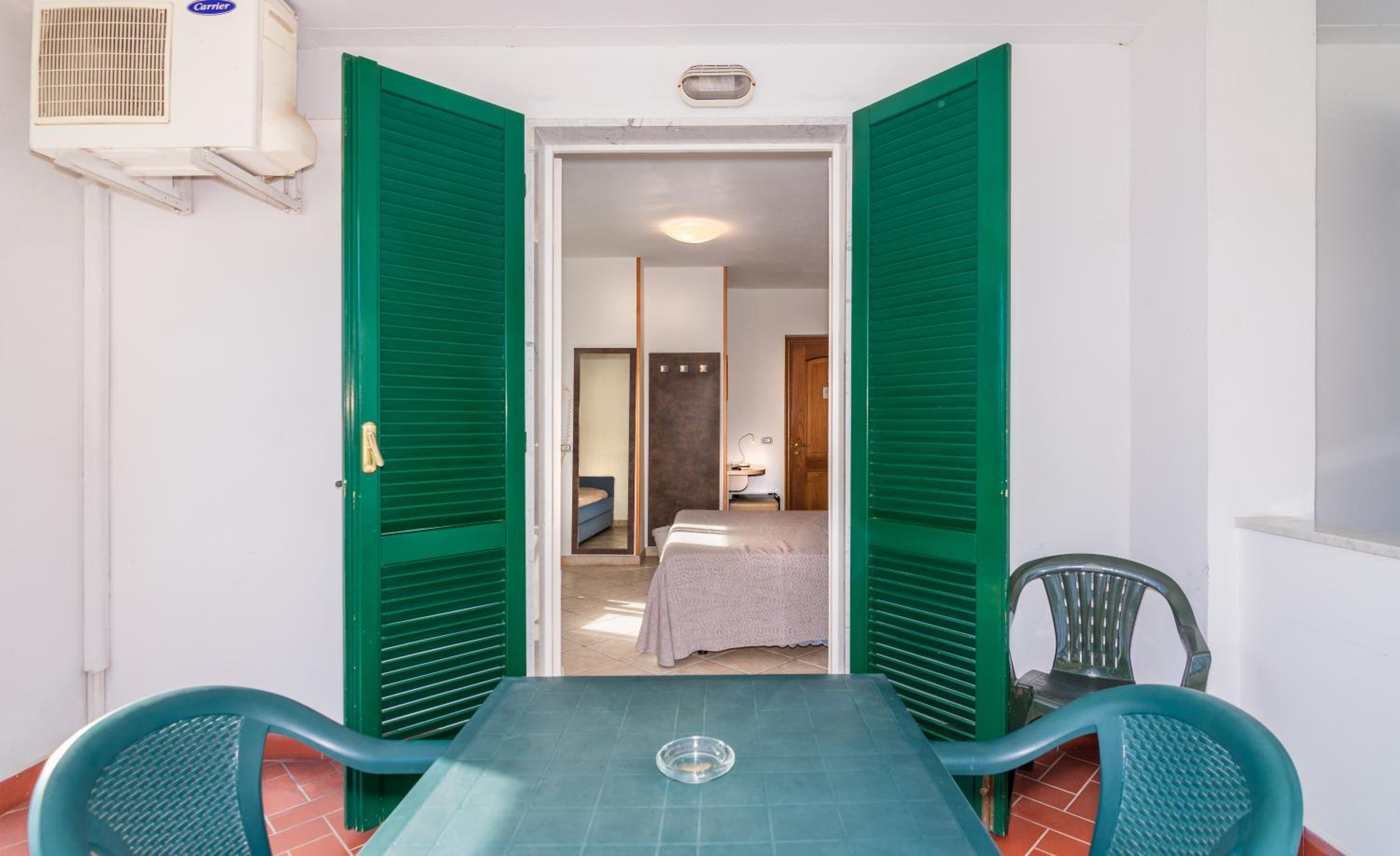 Triple Room photo 2