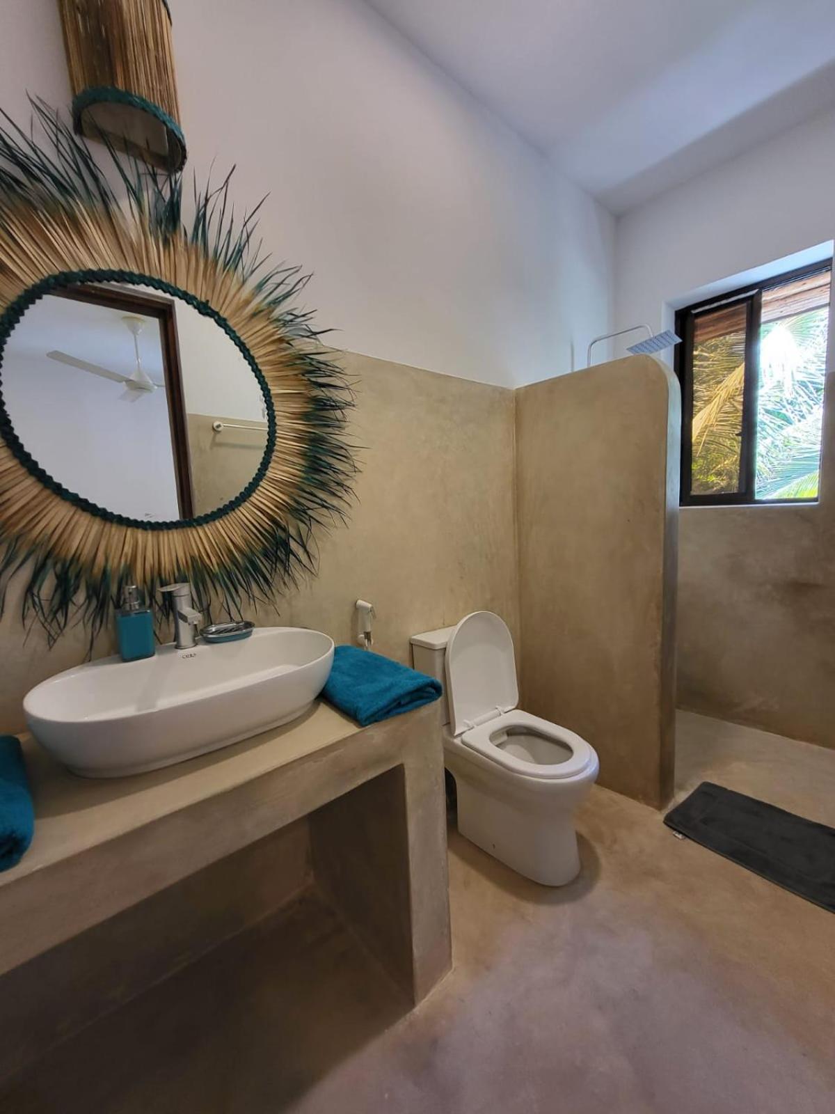 Deluxe King Suite - Photo 53