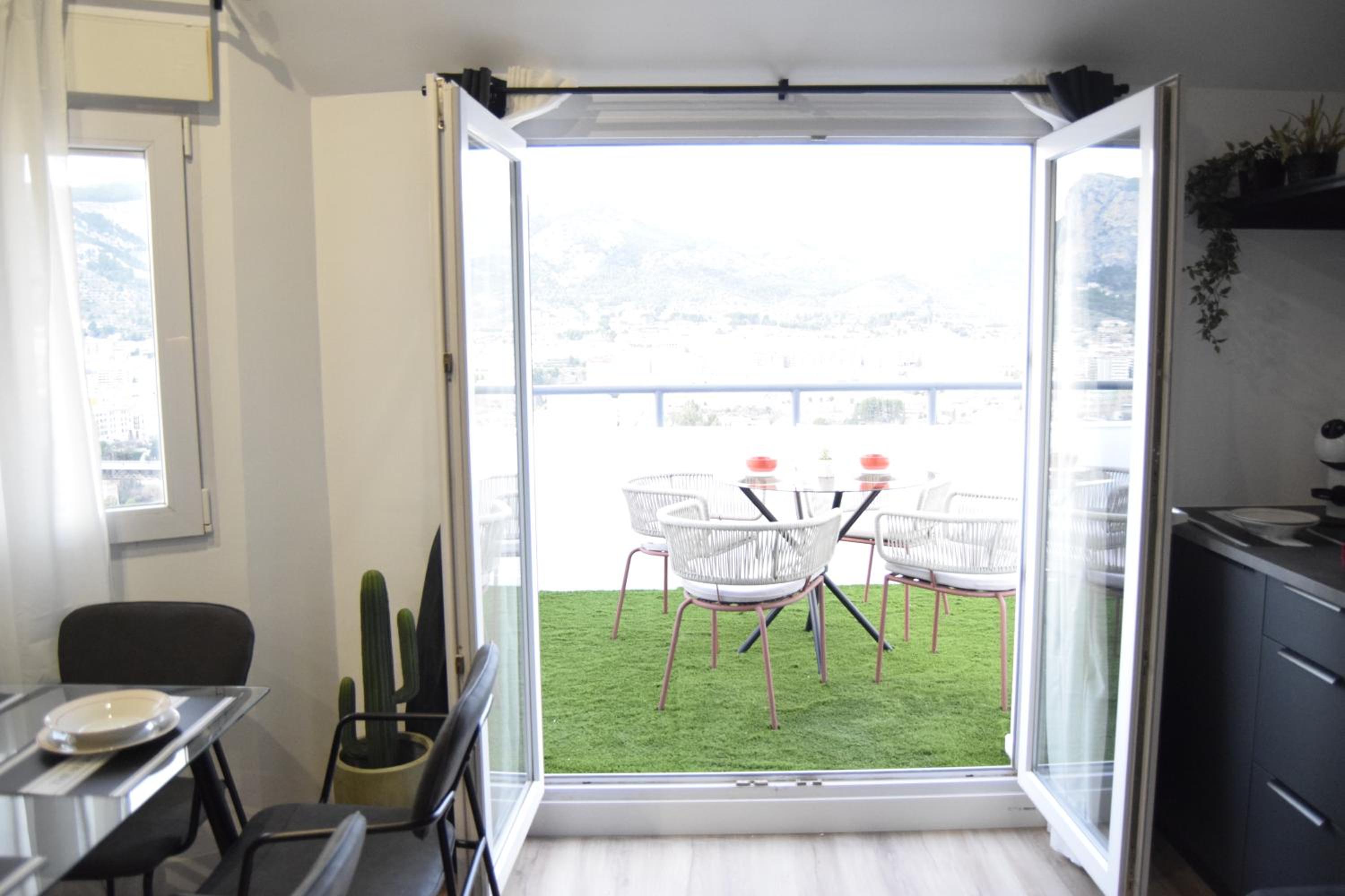 Penthouse Apartment - Photo 3