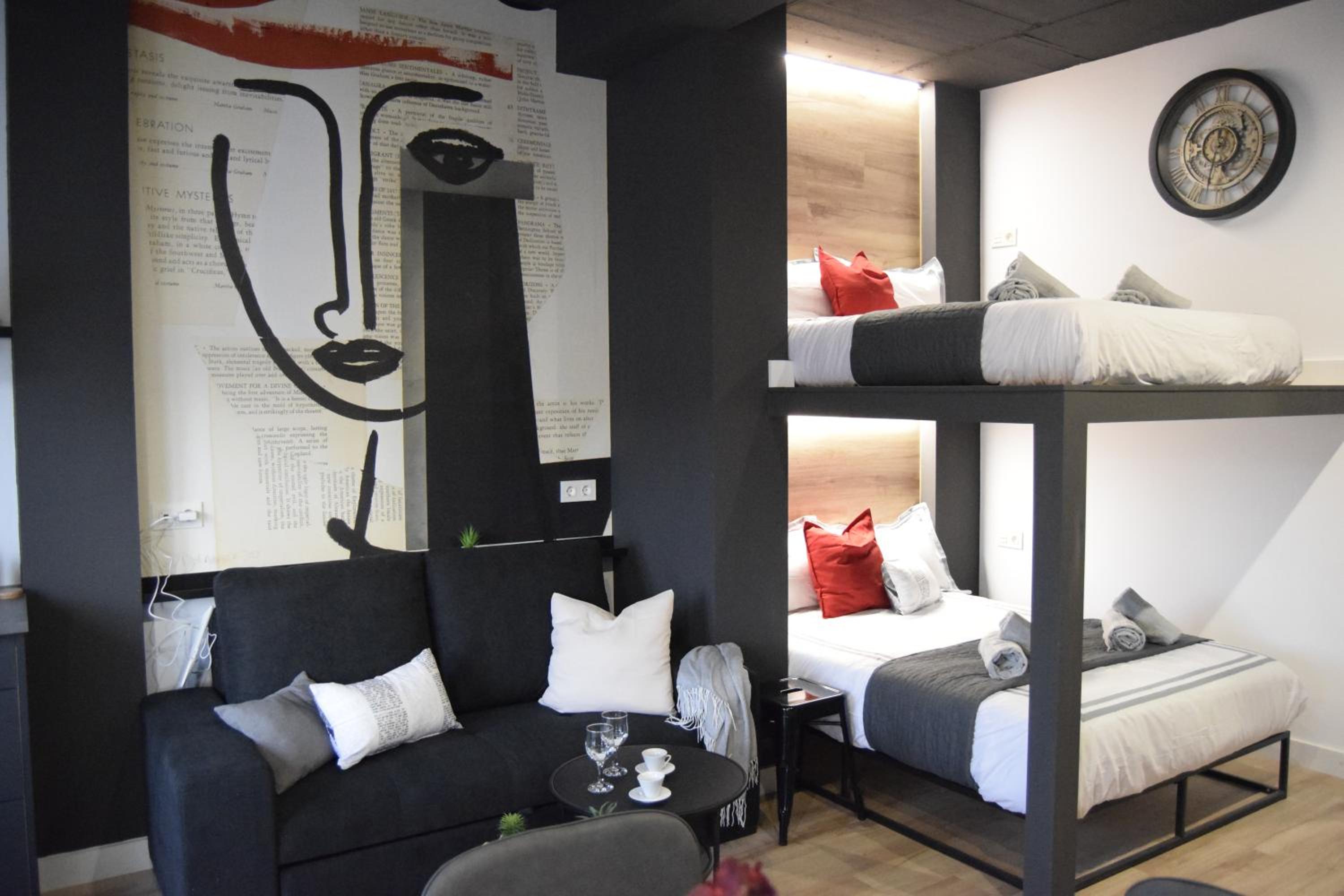 Penthouse Apartment - Photo 7