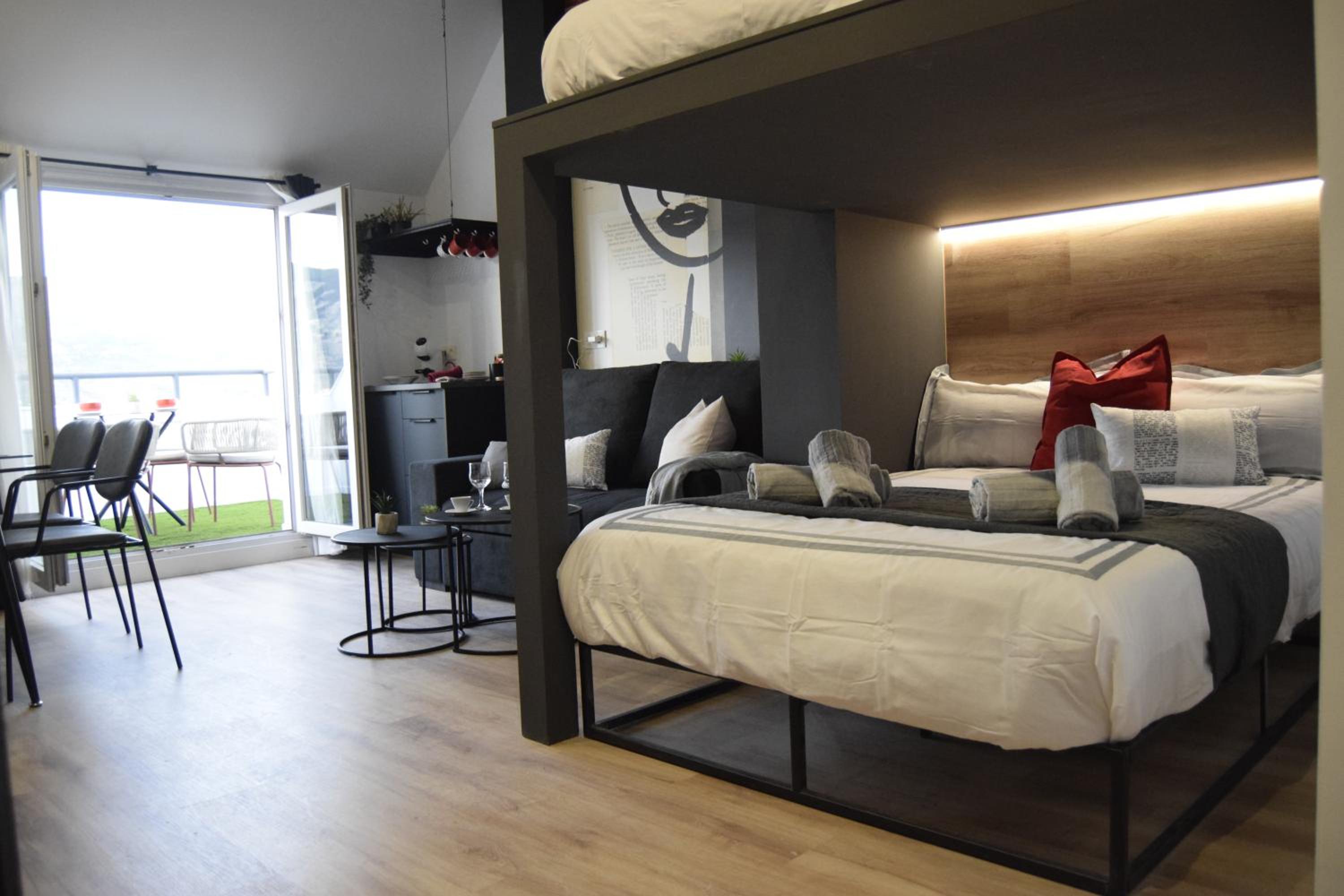 Penthouse Apartment - Photo 5