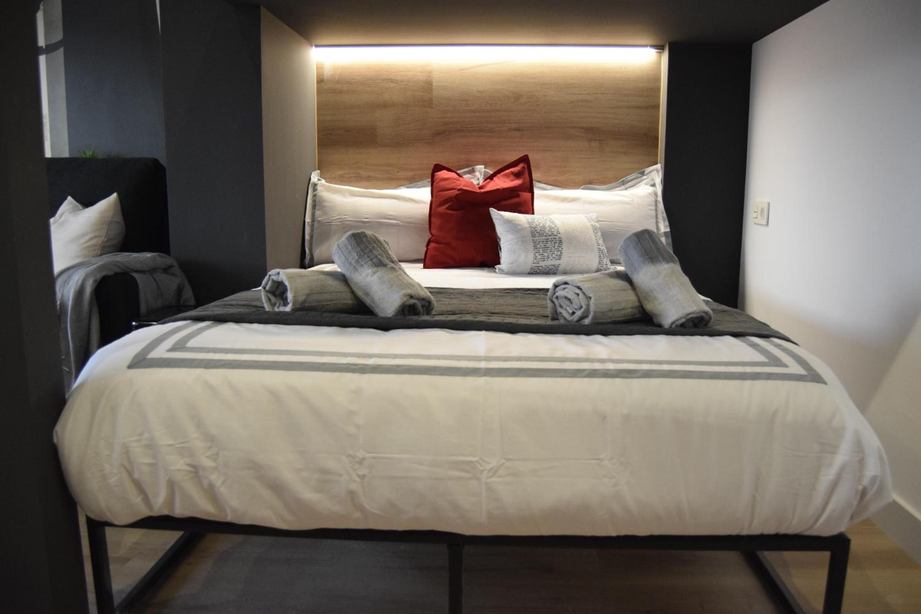 Penthouse Apartment - Photo 4