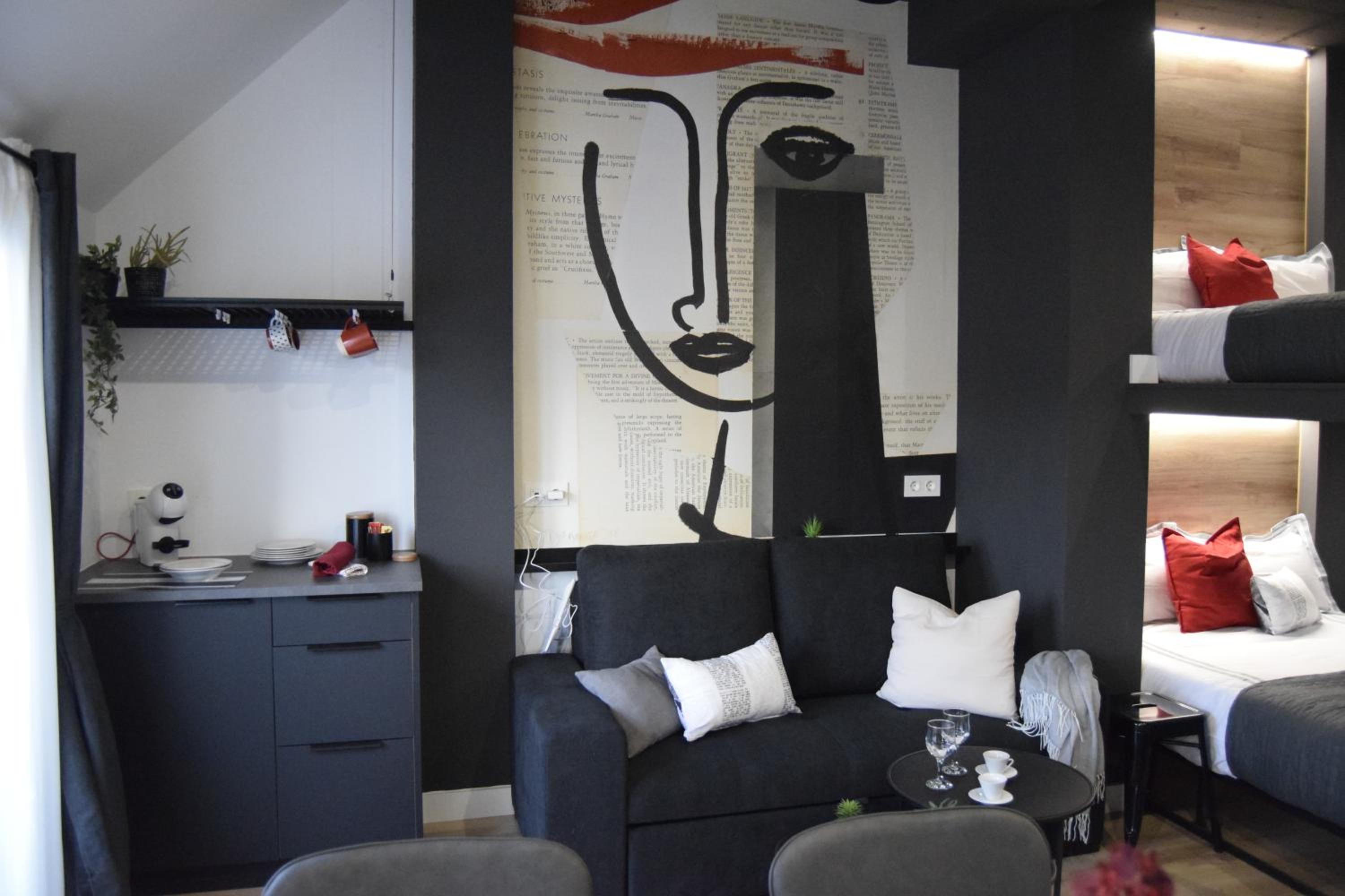 Penthouse Apartment - Photo 21