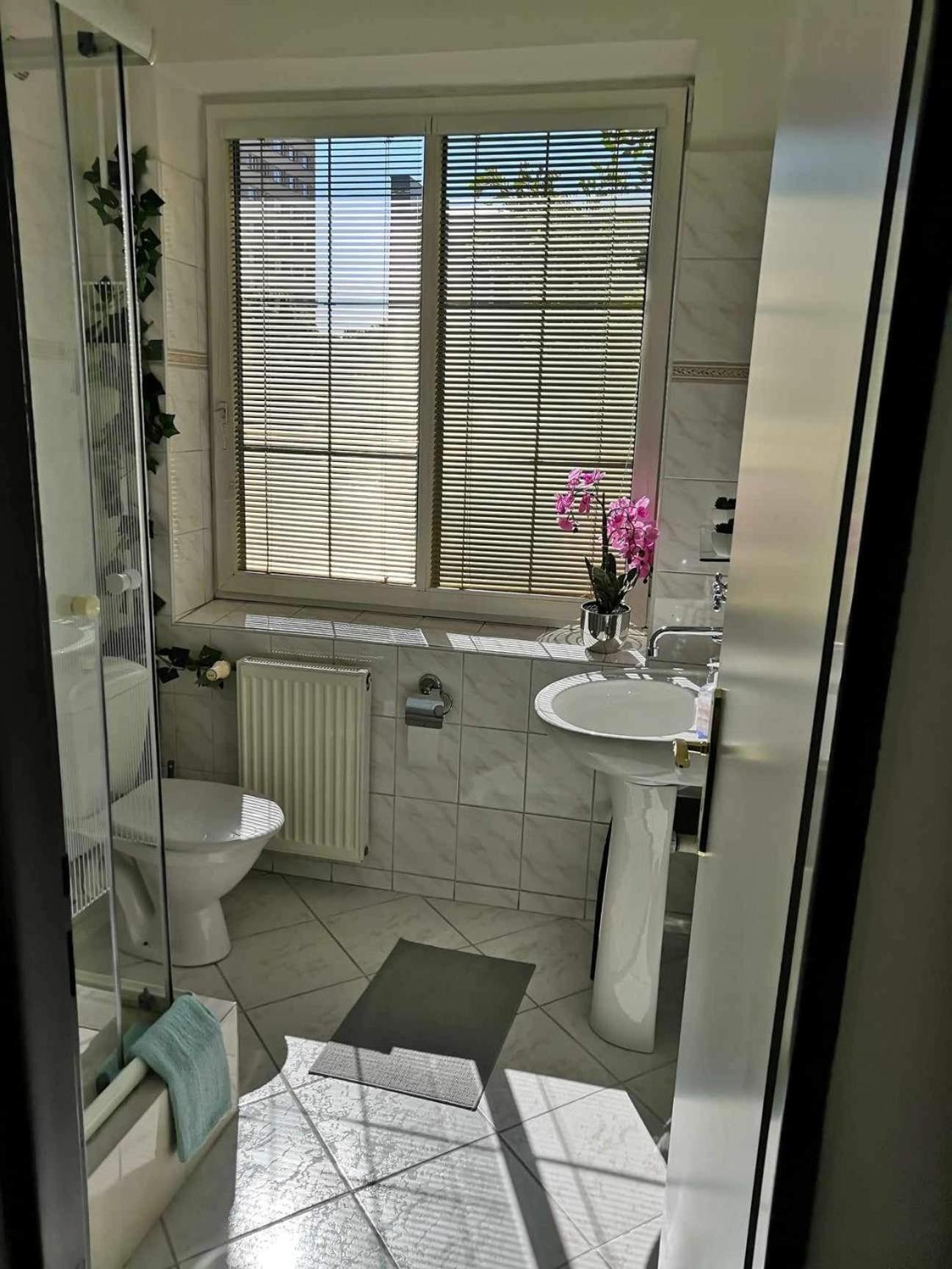 Double Room with Private Bathroom - Photo 3