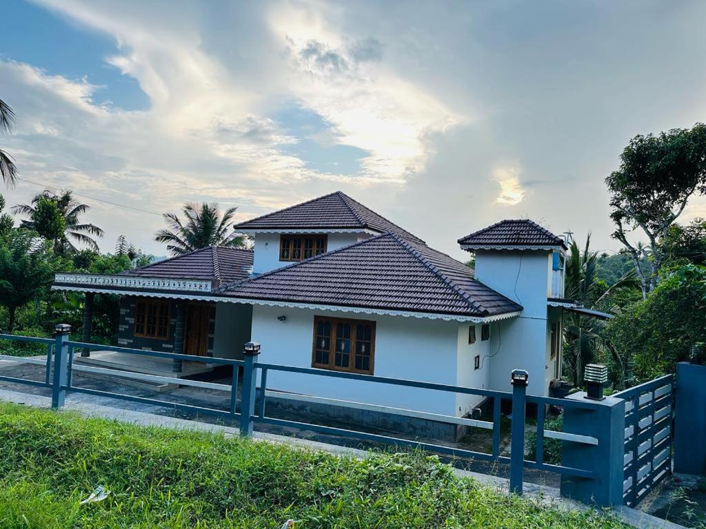 Three-Bedroom Villa photo 3