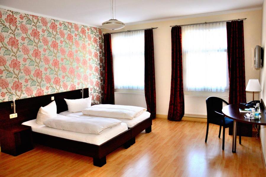 Standard Double Room - Photo 2