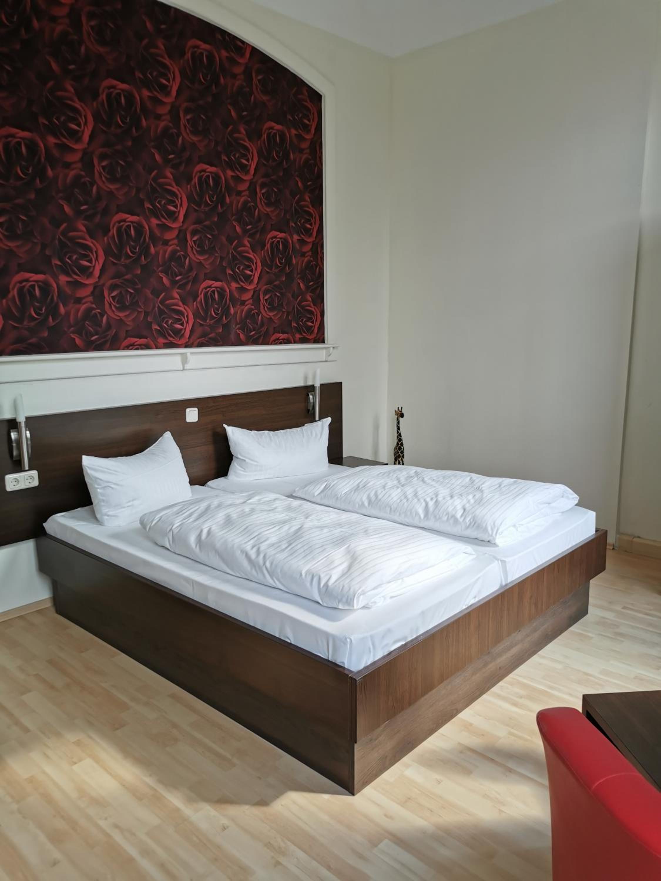 Standard Double Room - Photo 3