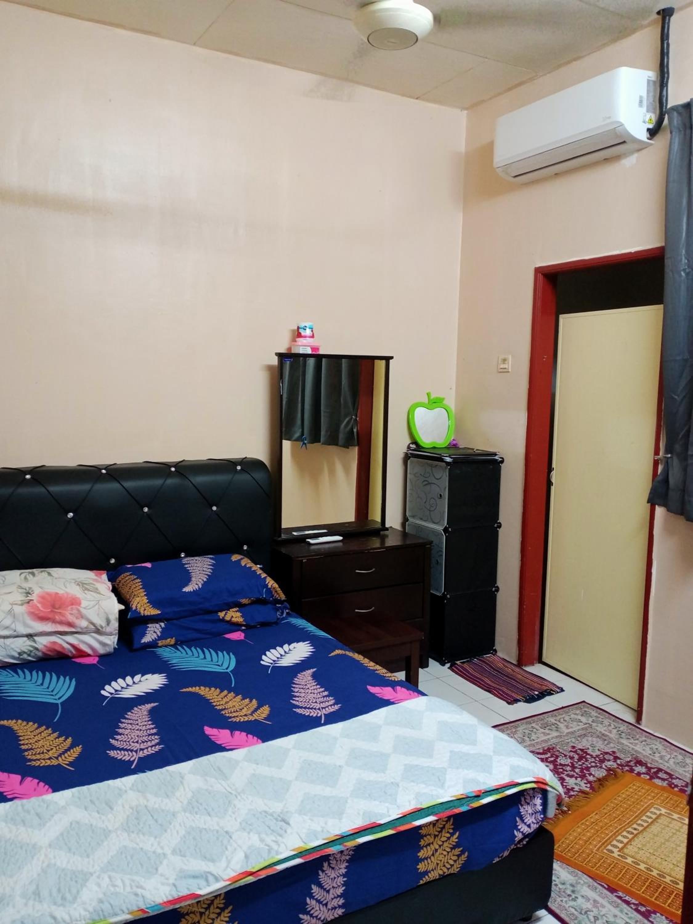 One-Bedroom House photo 1