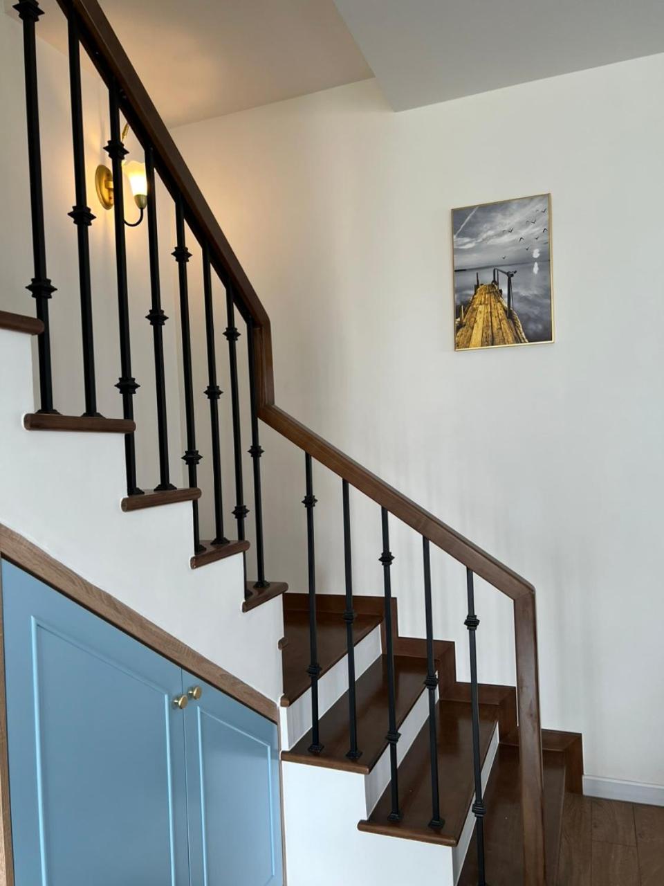 Three-Bedroom House photo 2