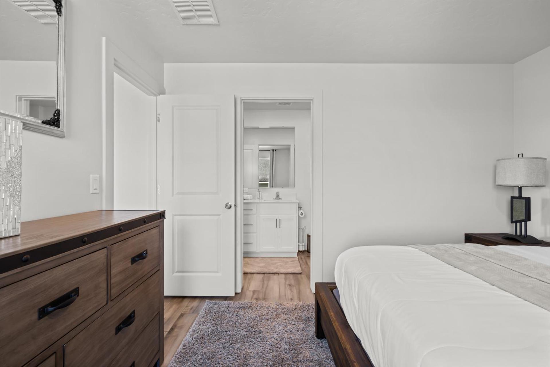 Three-Bedroom House photo 2