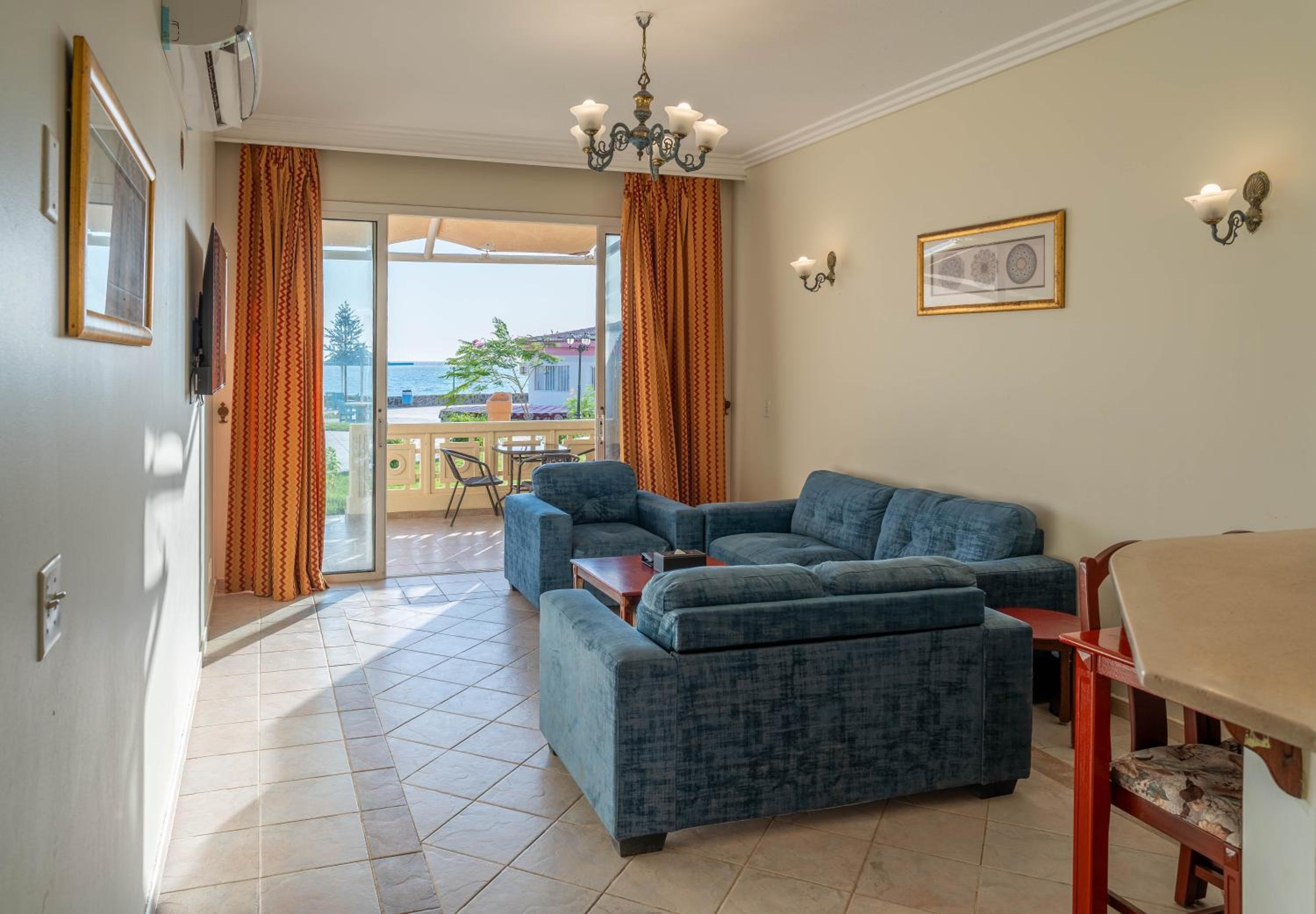 One-Bedroom Villa - Photo 3