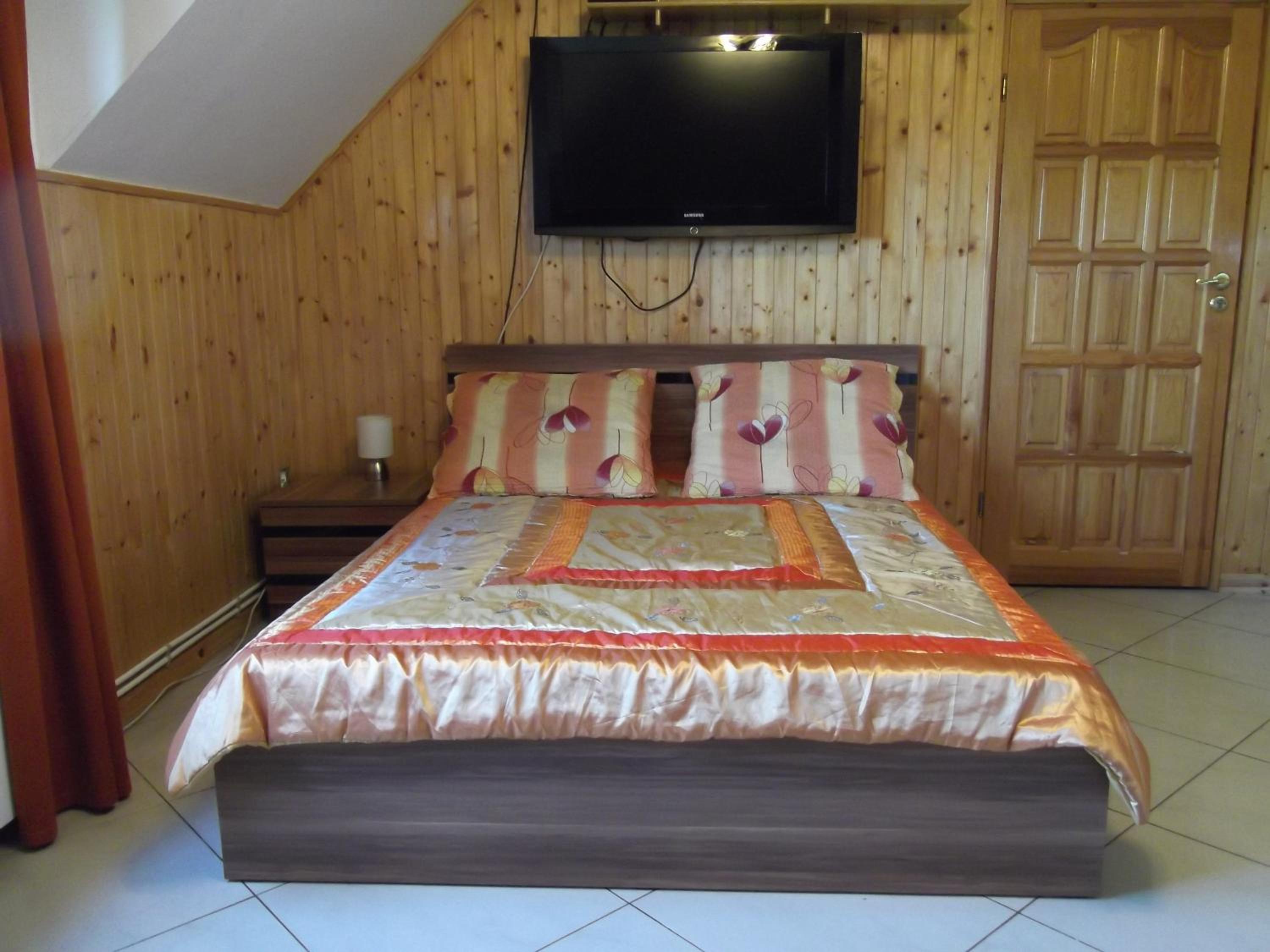 One-Bedroom Family Apartment - Photo 4