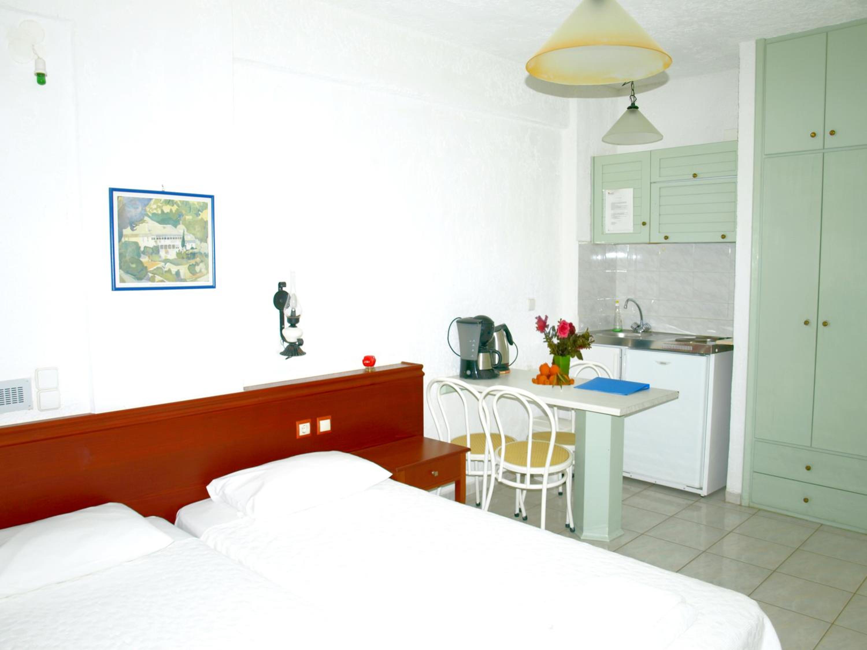 Studio Apartment photo 2