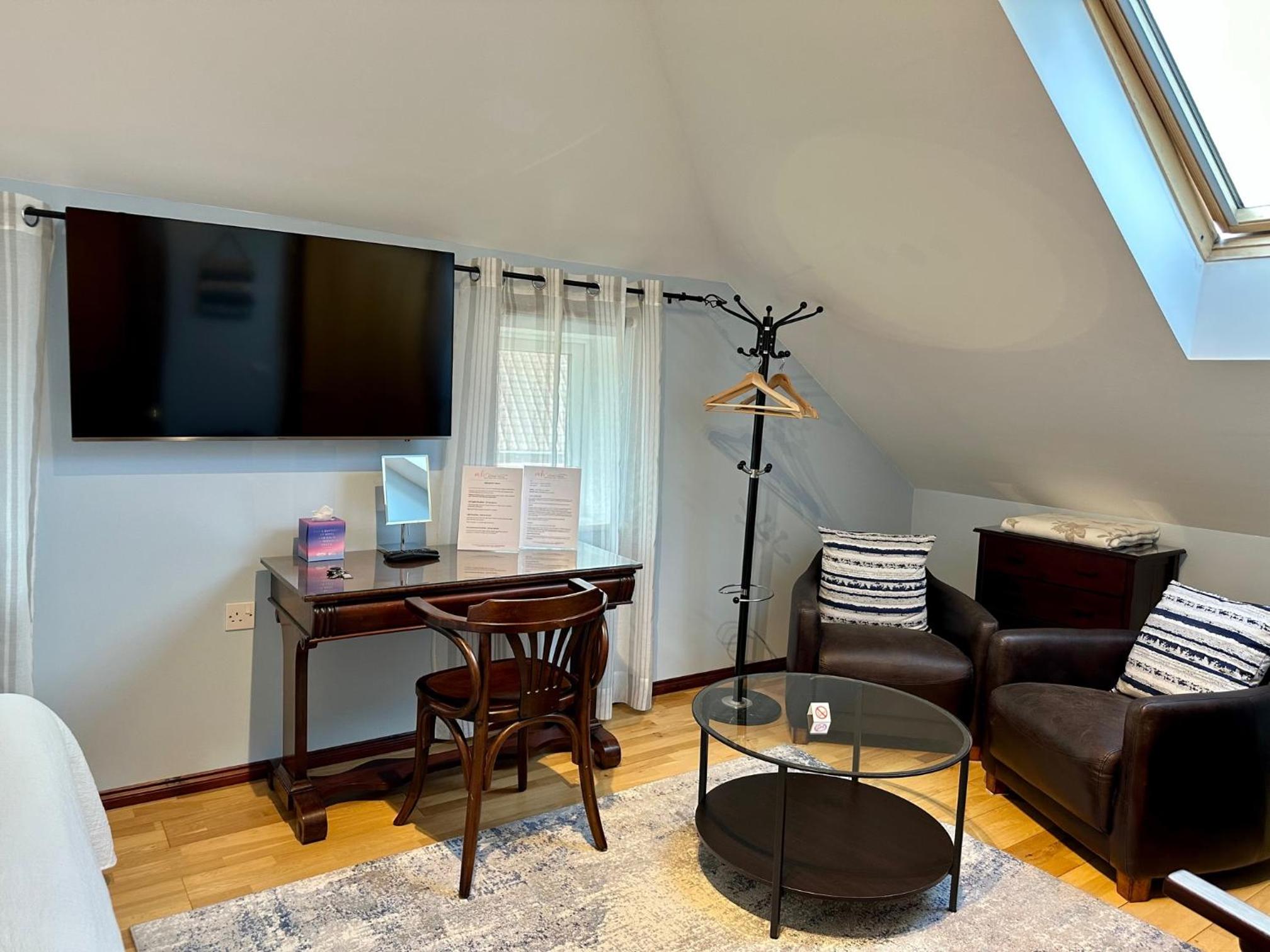 Queen Room - Photo 5