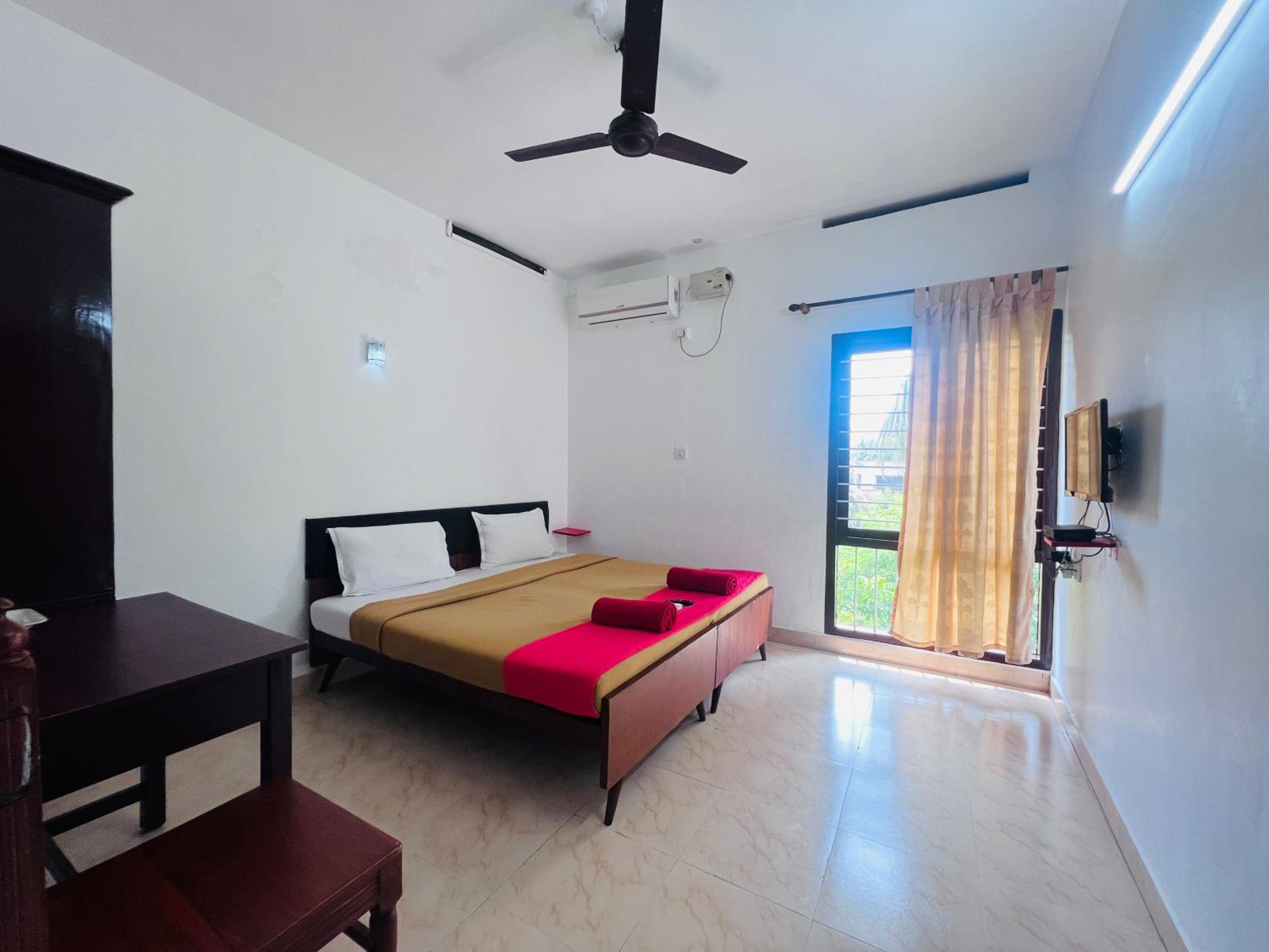 Deluxe Double or Twin Room - Photo 10