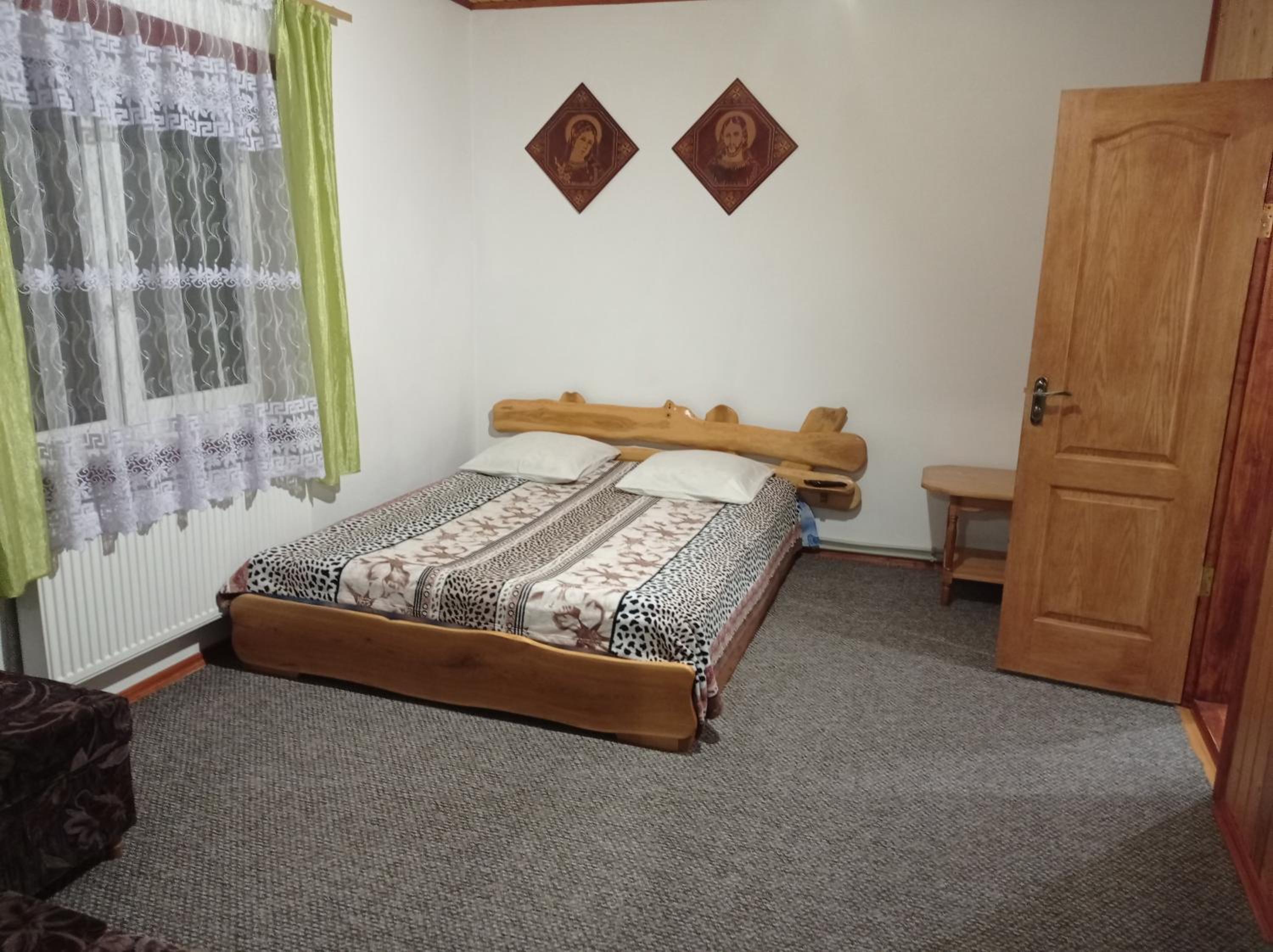 Family Room with Private Bathroom photo 2