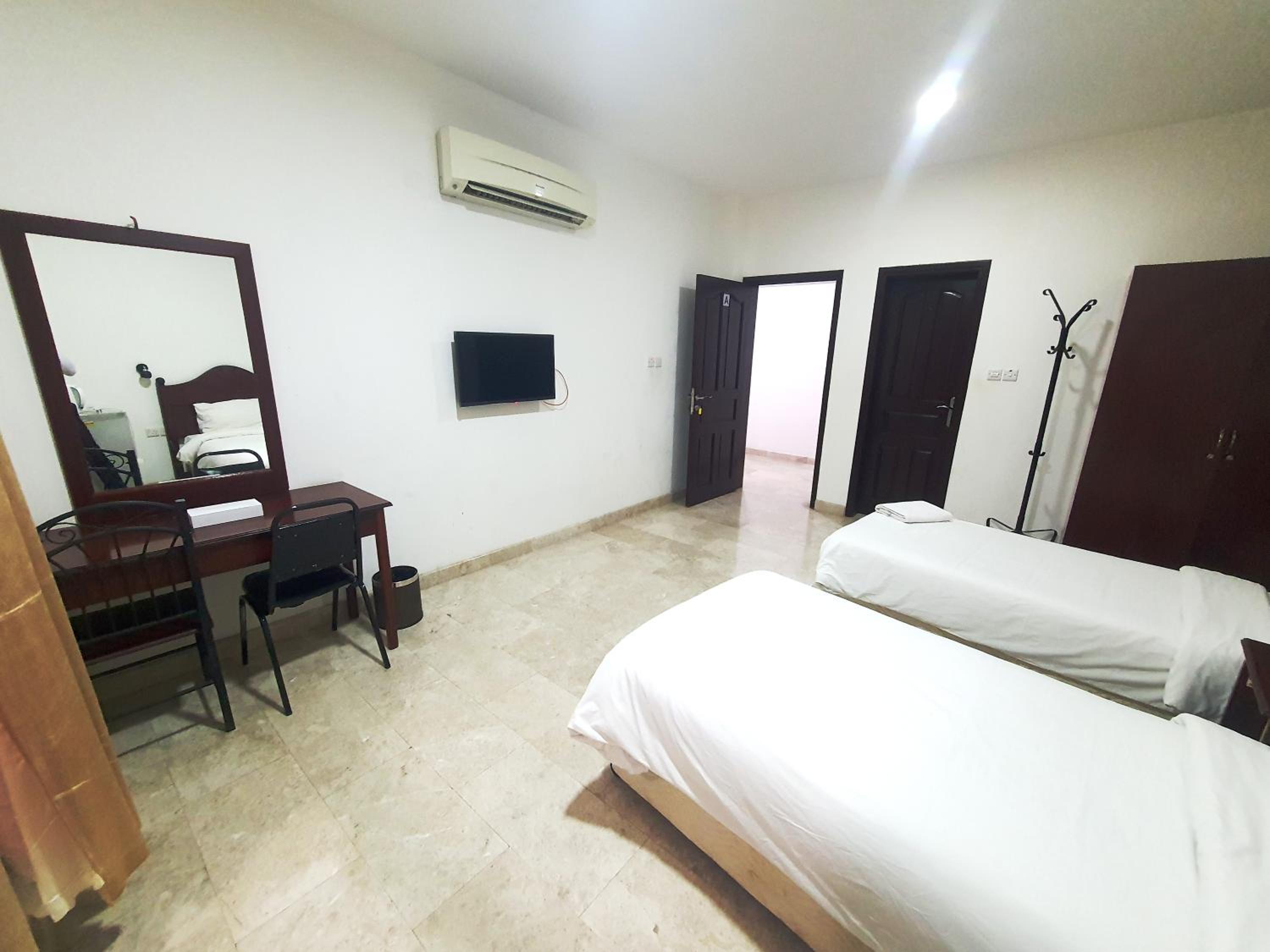 Double or Twin Room with Private Bathroom photo 3