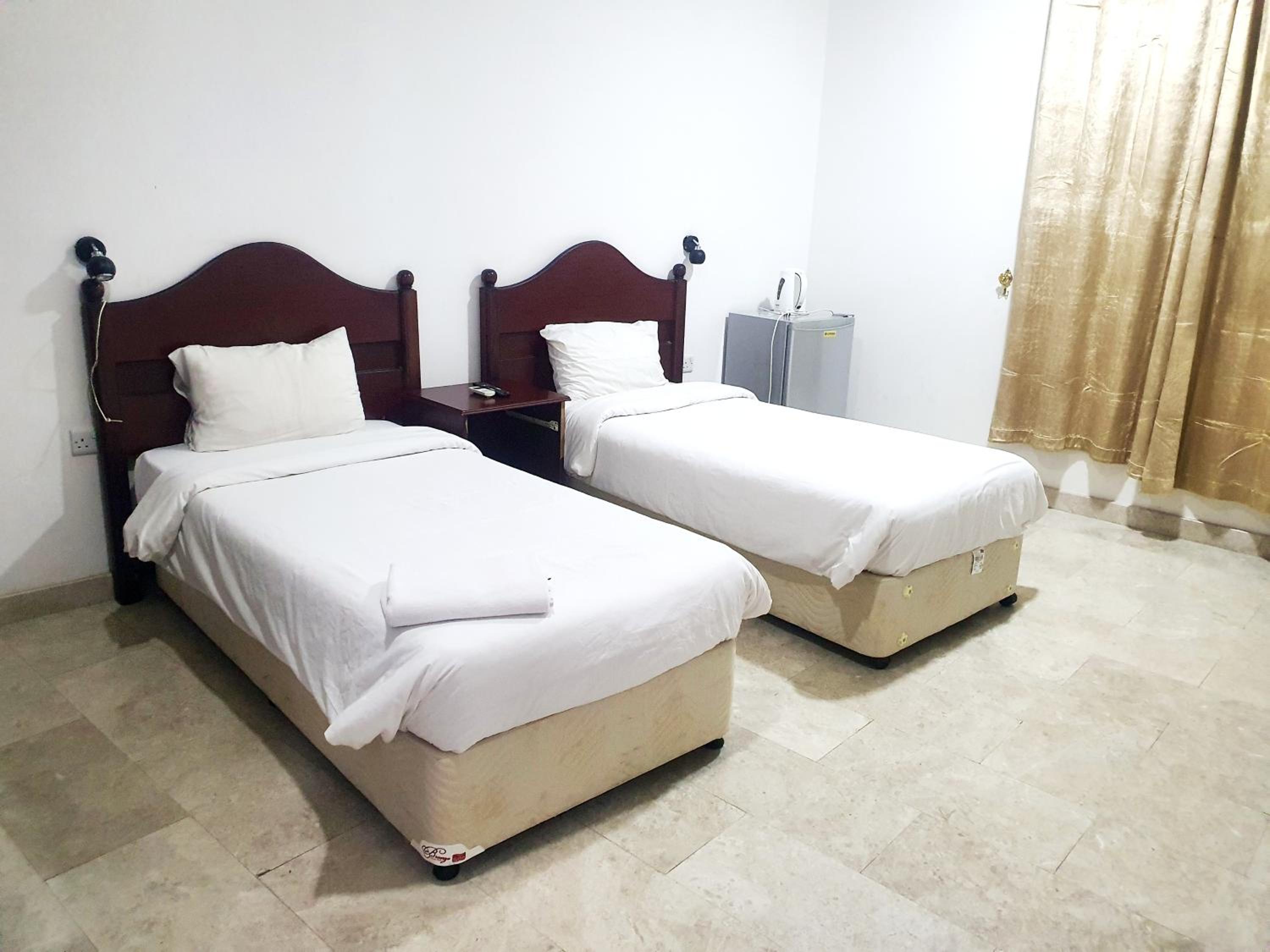 Double or Twin Room with Private Bathroom photo 2
