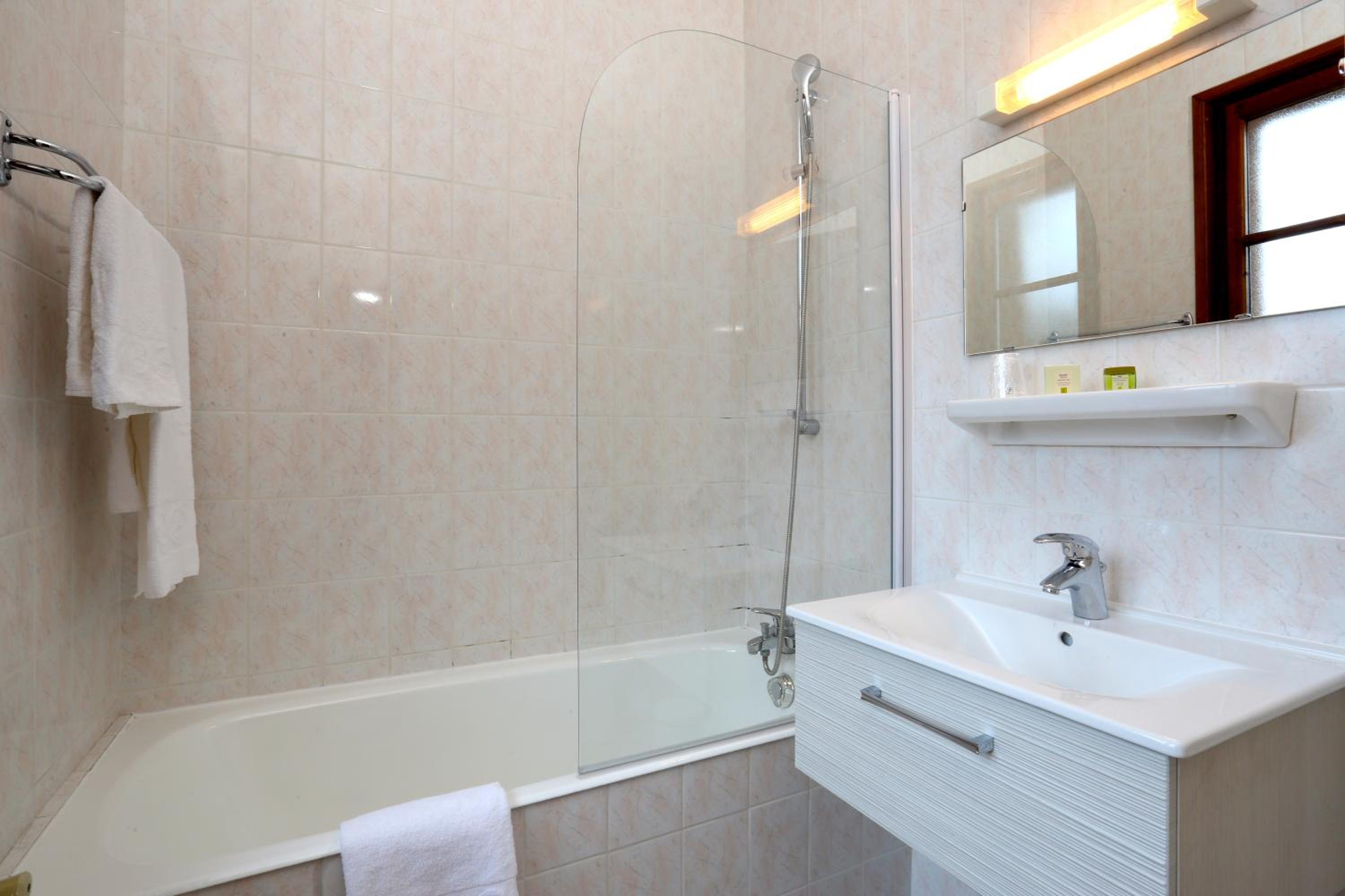 Standard Room photo 2