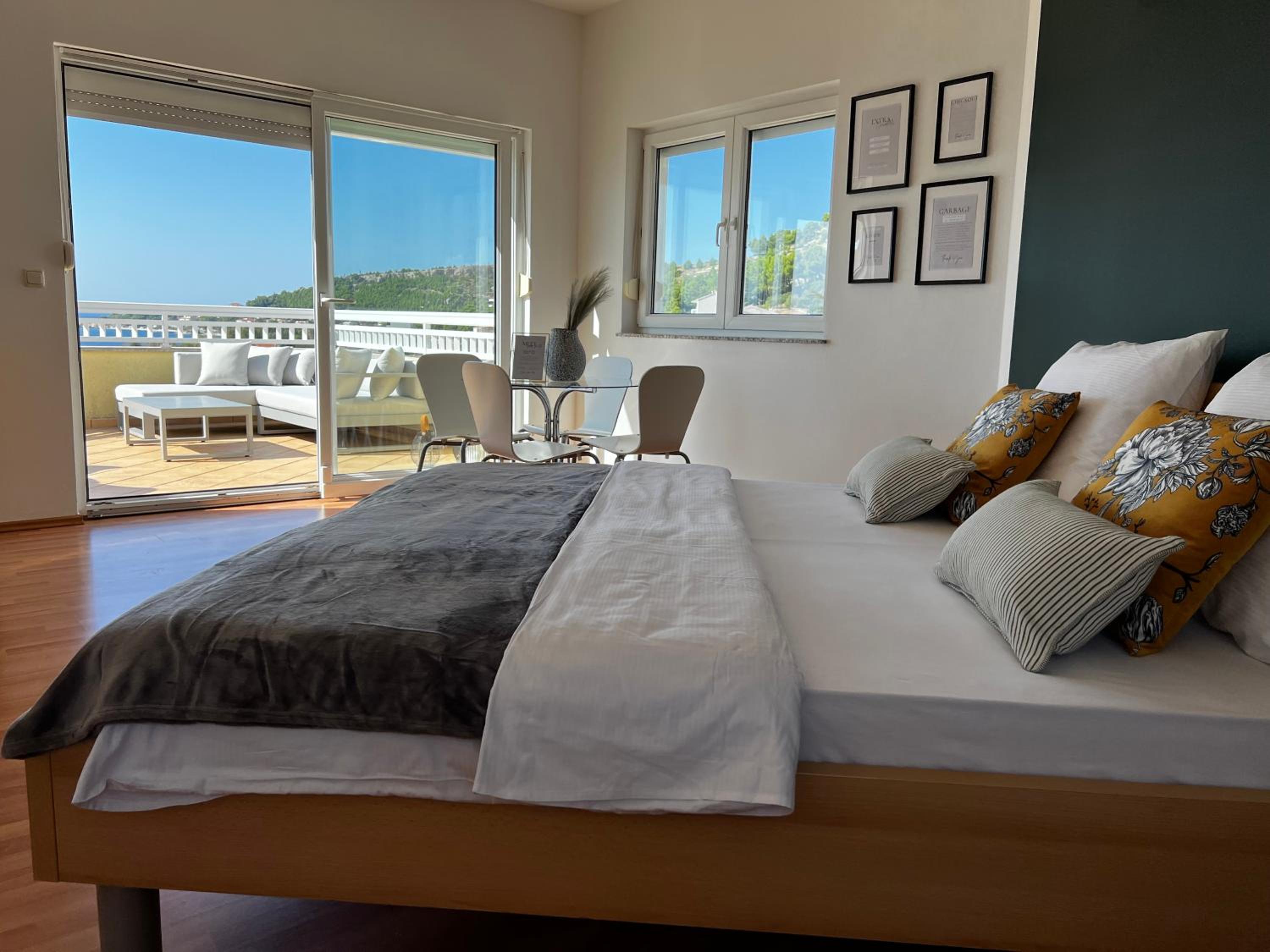 Studio with Sea View