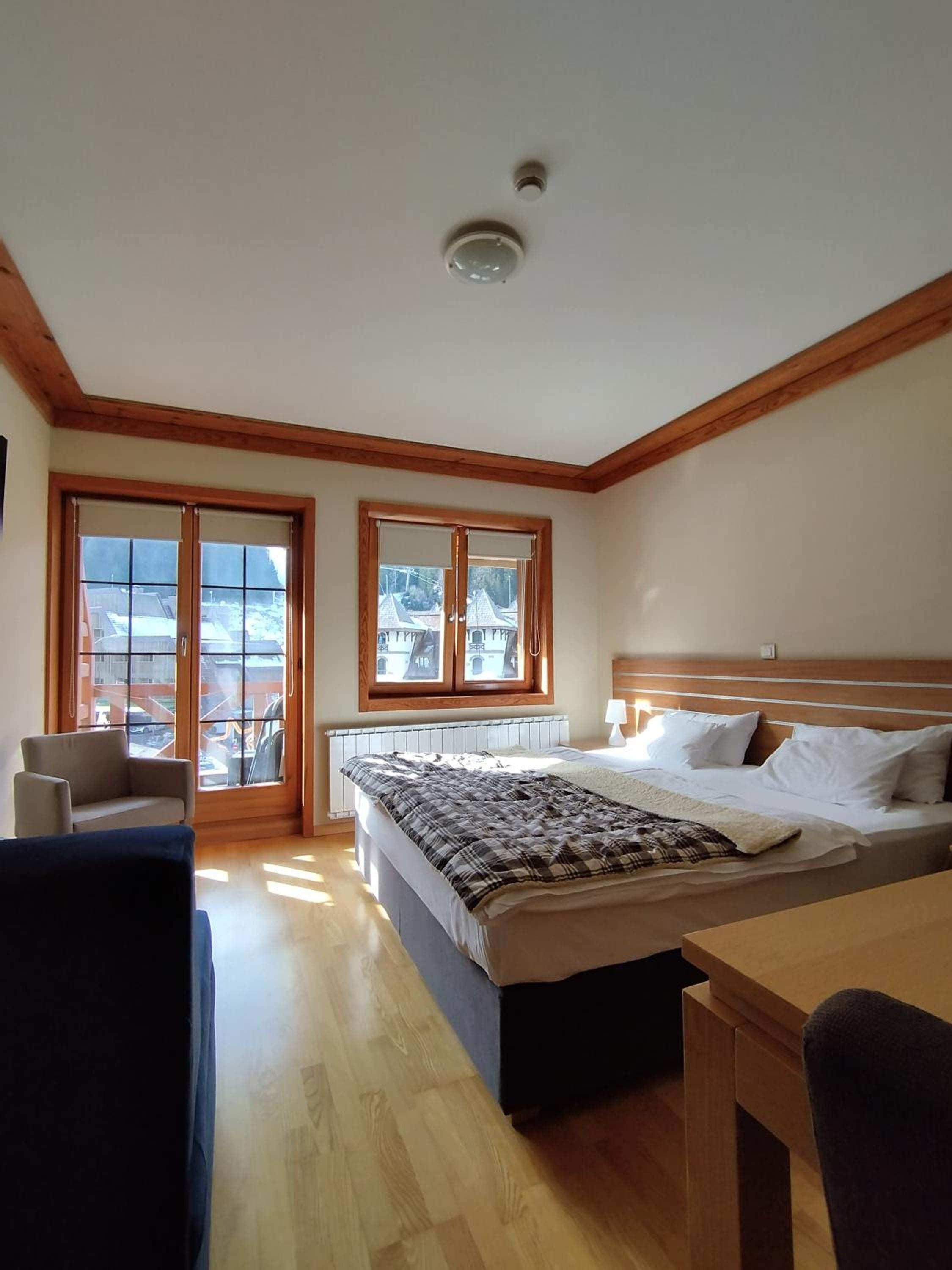Apartment with Mountain View photo 1