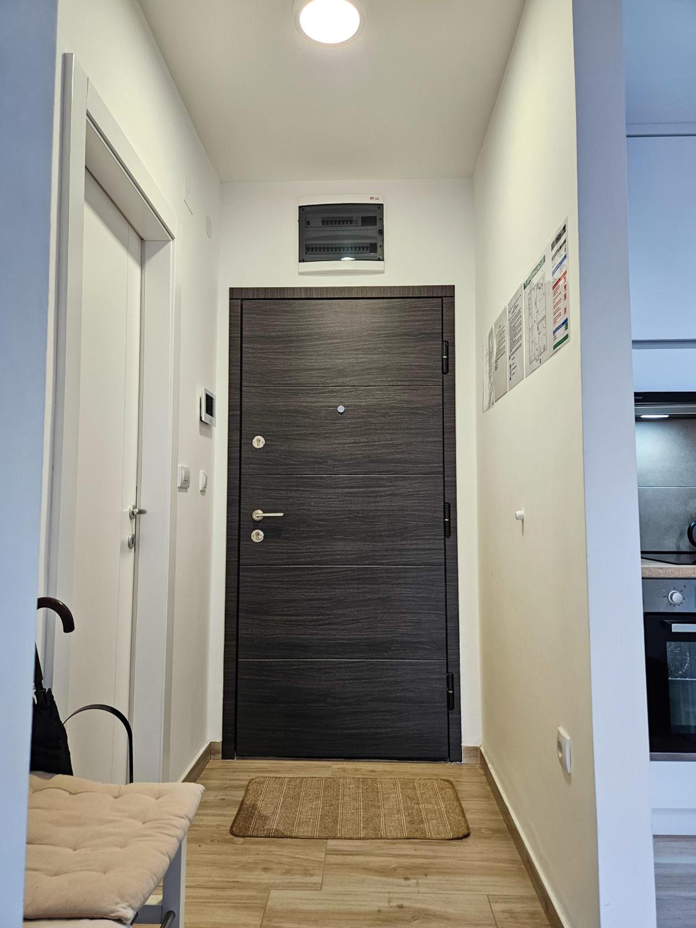 One-Bedroom Apartment photo 2