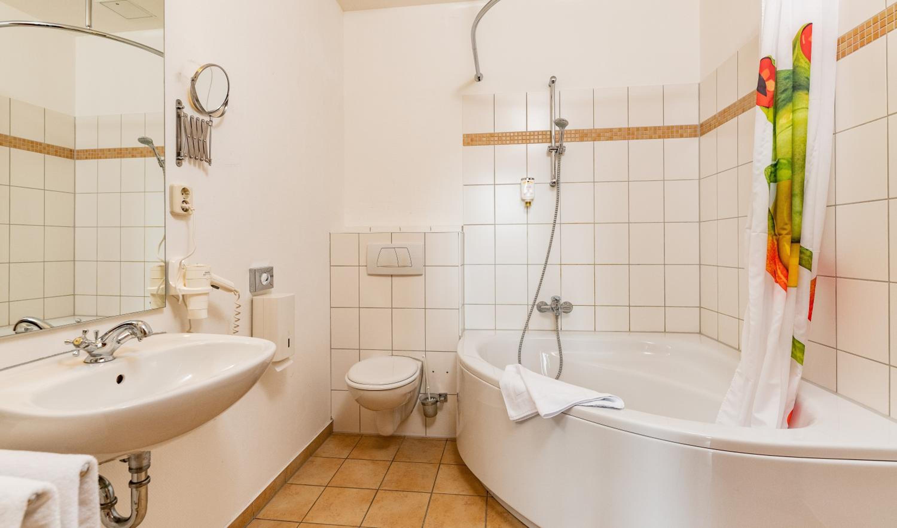 Deluxe Suite - Photo 2