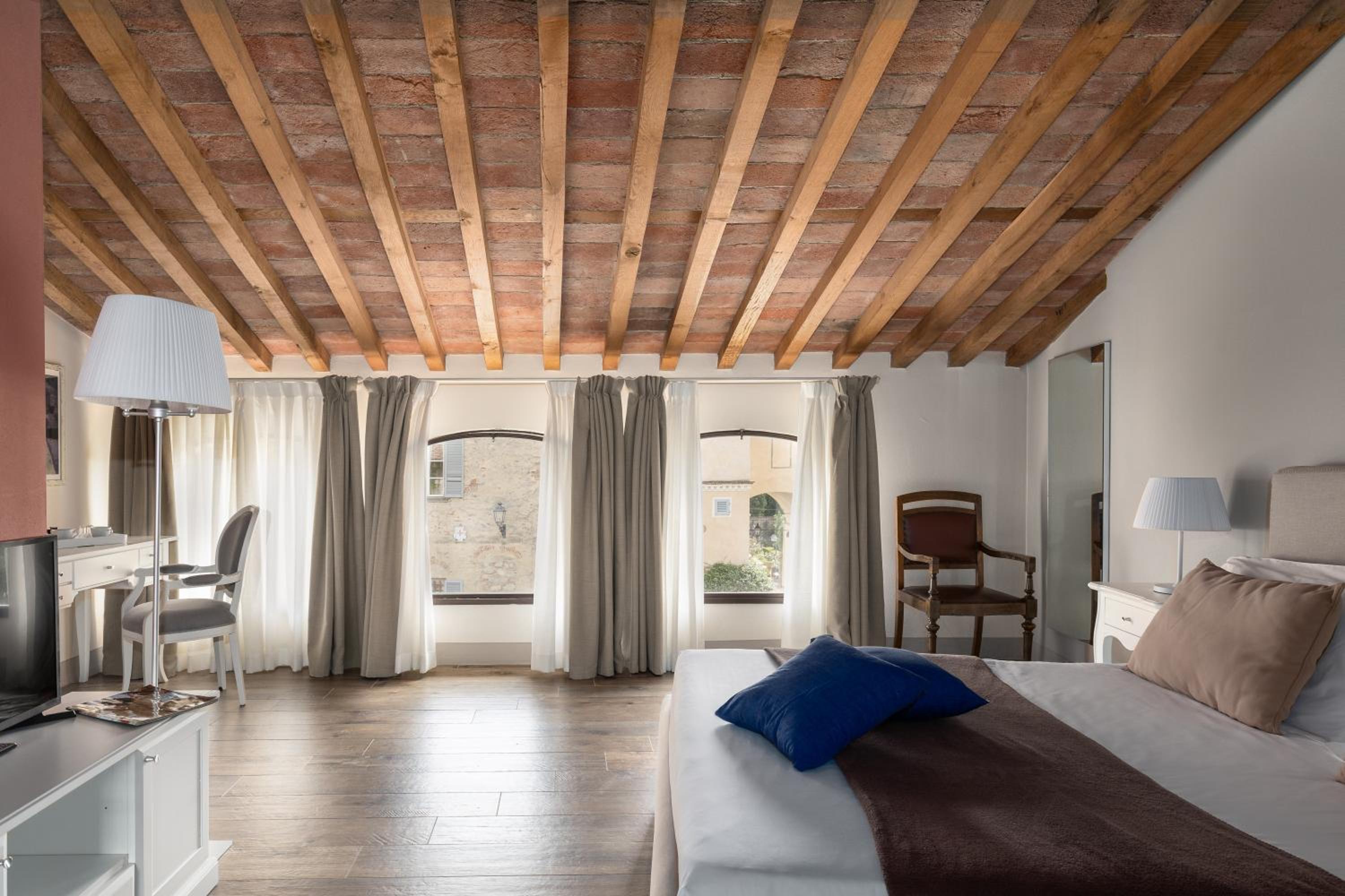 Junior Suite with Garden View