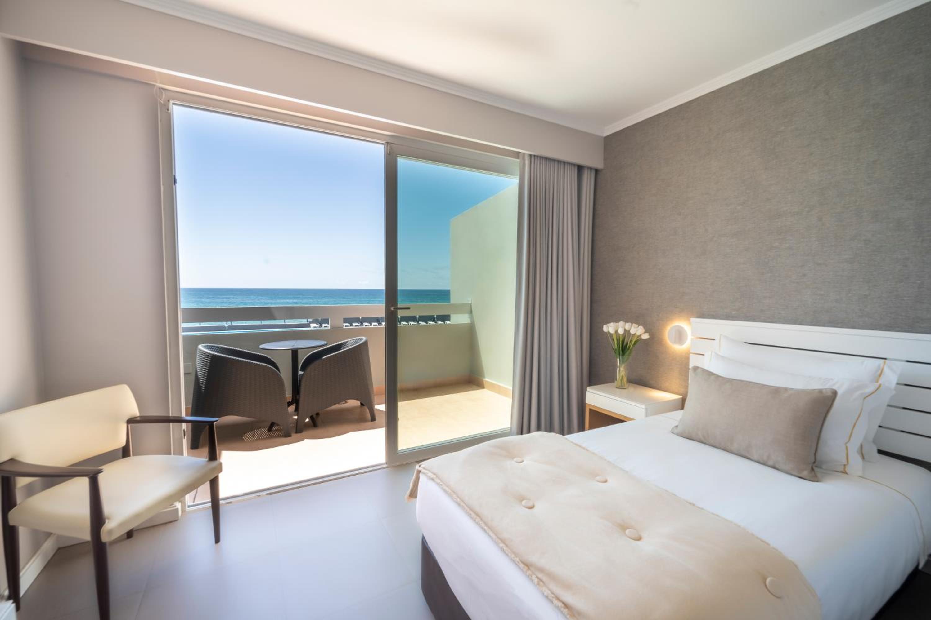 Twin or Double Room with Pool View and Balcony - Photo 7