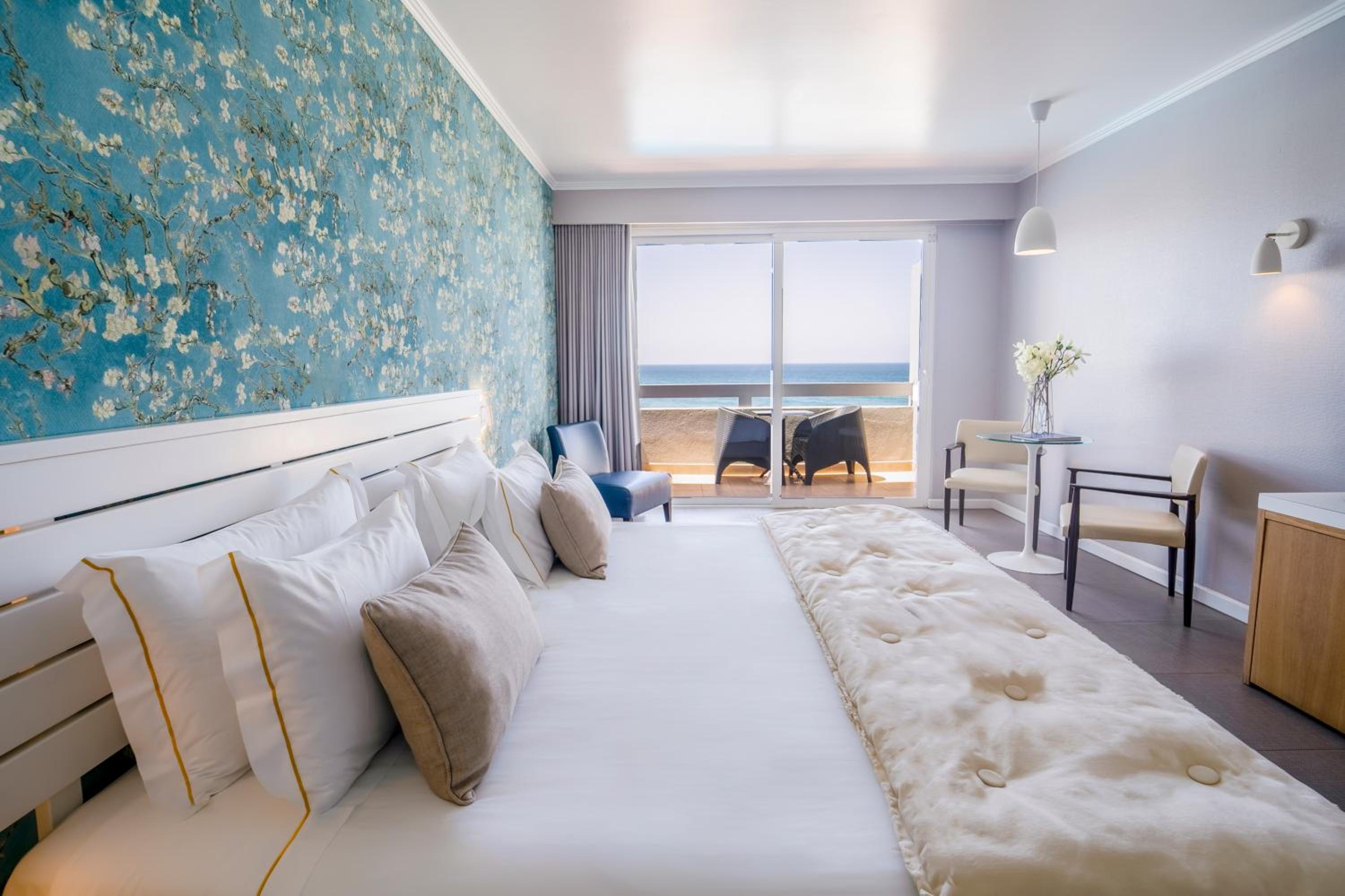 Superior Double or Twin Room with Ocean View and Balcony - Photo 13