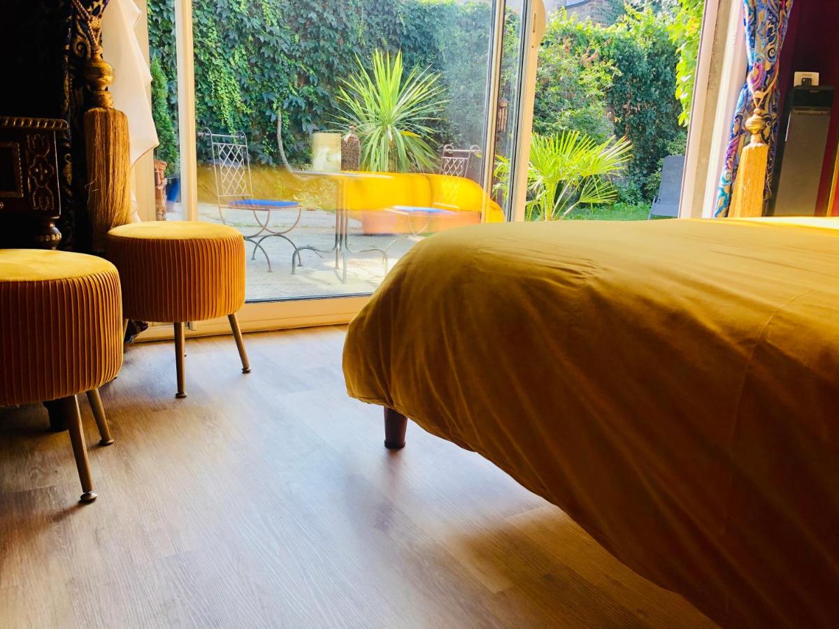 Large Double Room - Photo 9