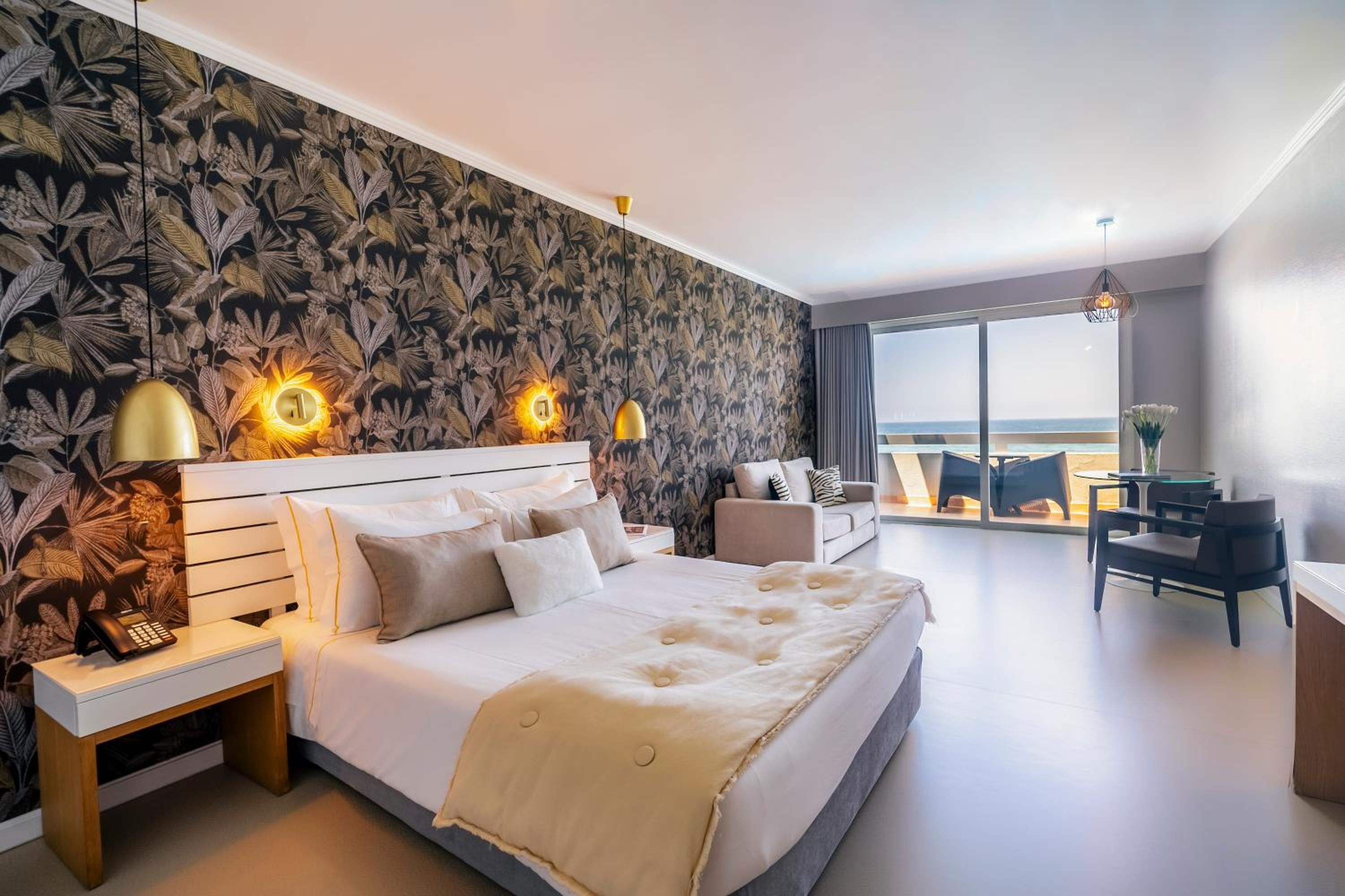 Superior Double or Twin Room with Ocean View and Balcony - Photo 1