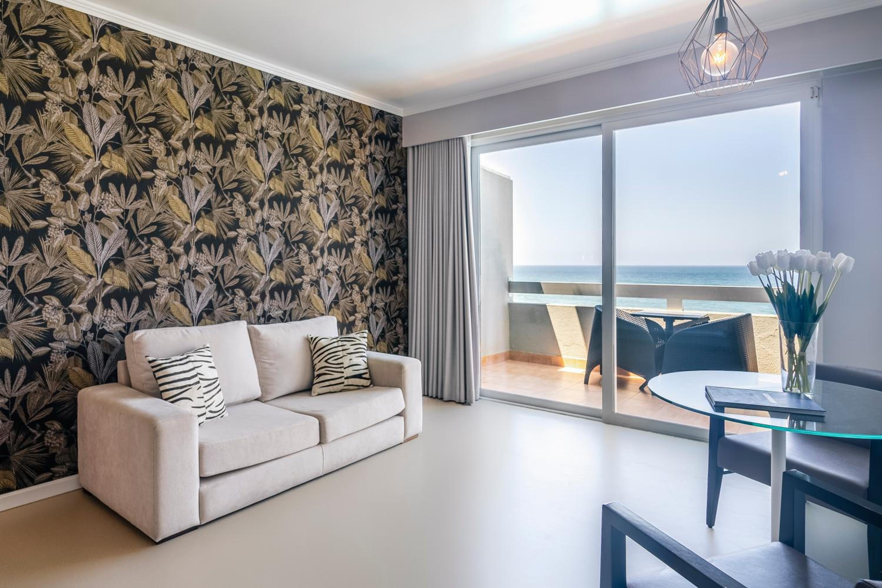 Superior Double or Twin Room with Ocean View and Balcony - Photo 7