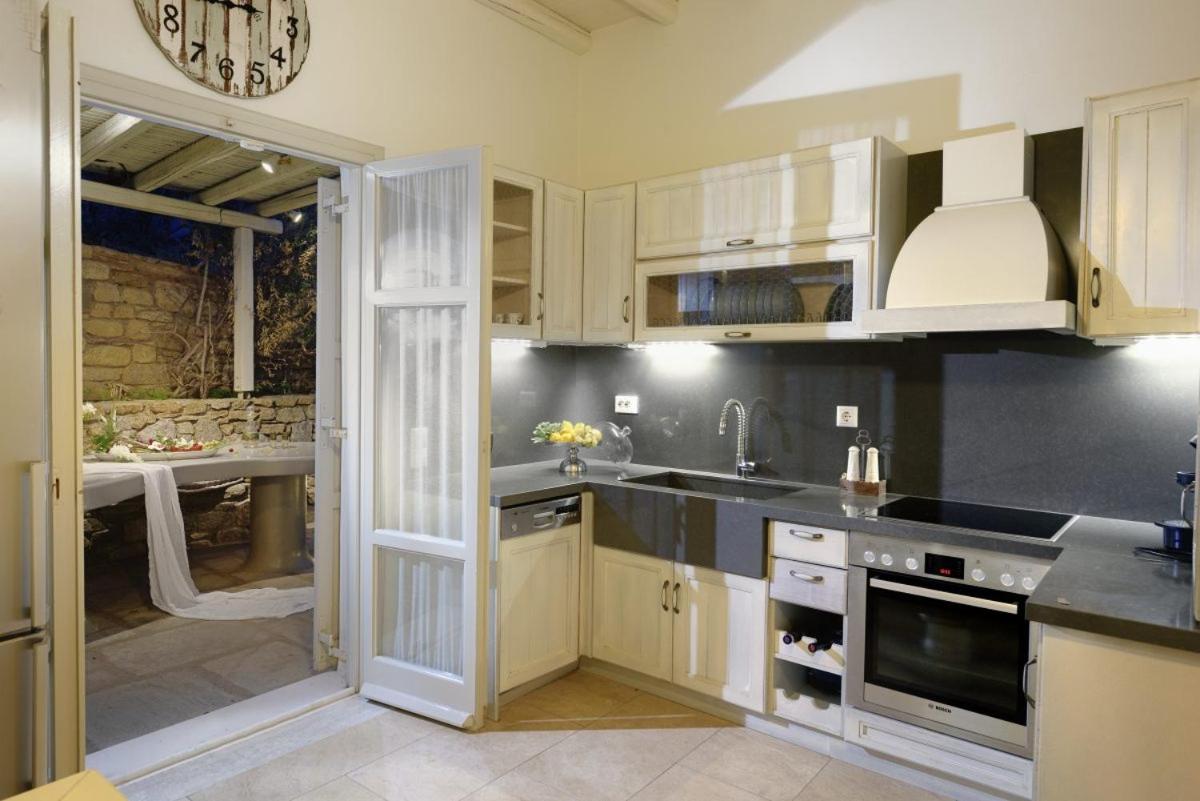 Villa photo 2