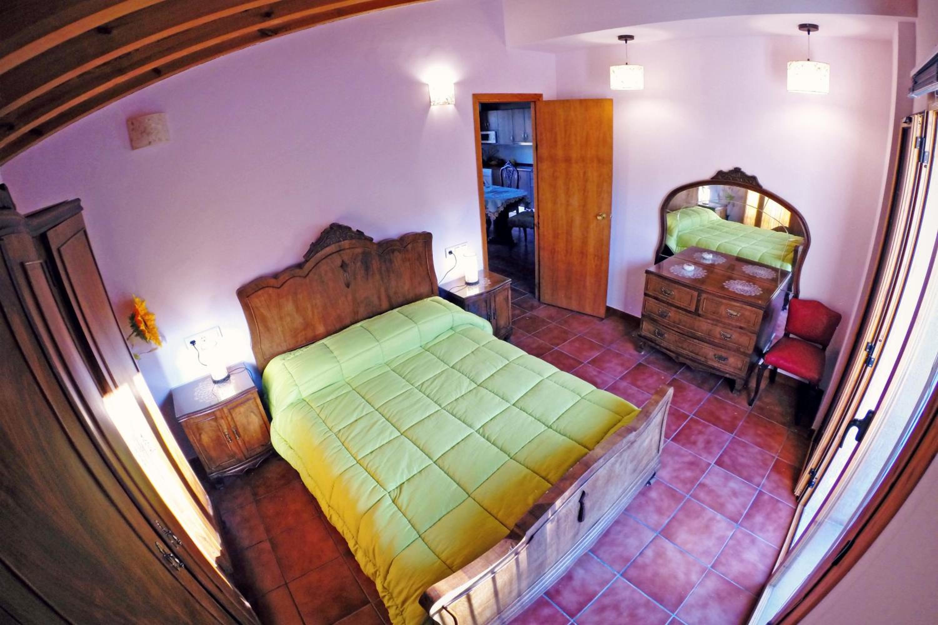 Apartamento de dos habitaciones con balcón