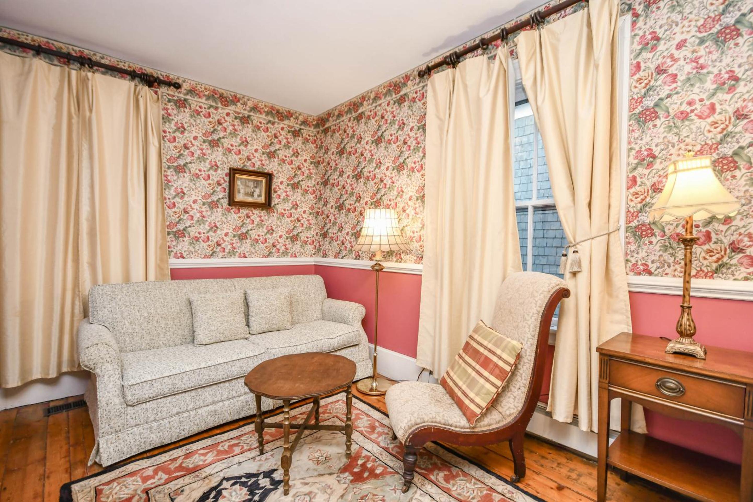 Superior Queen Room - Photo 1