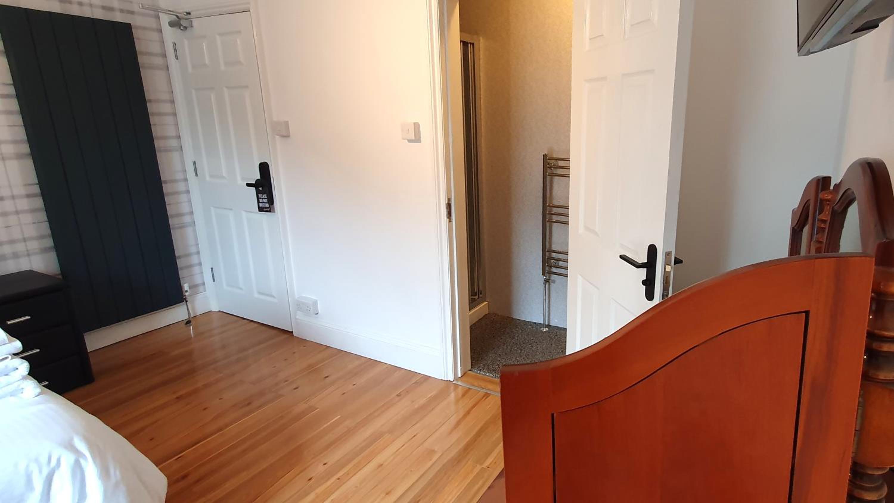 Superior King Room - Photo 9