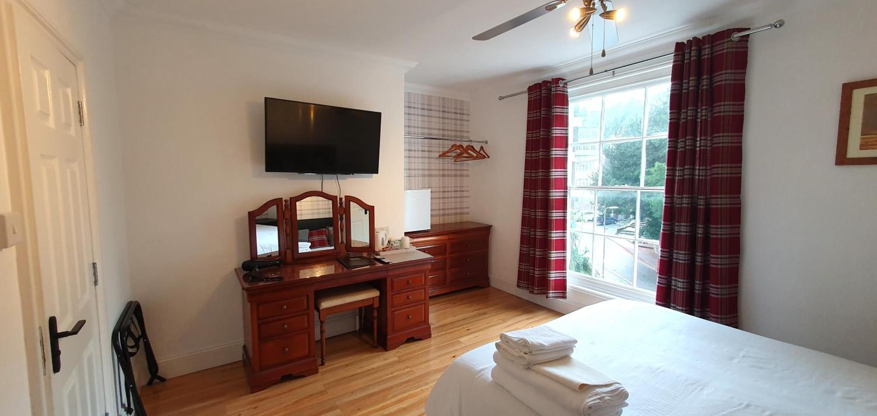 Superior King Room - Photo 14
