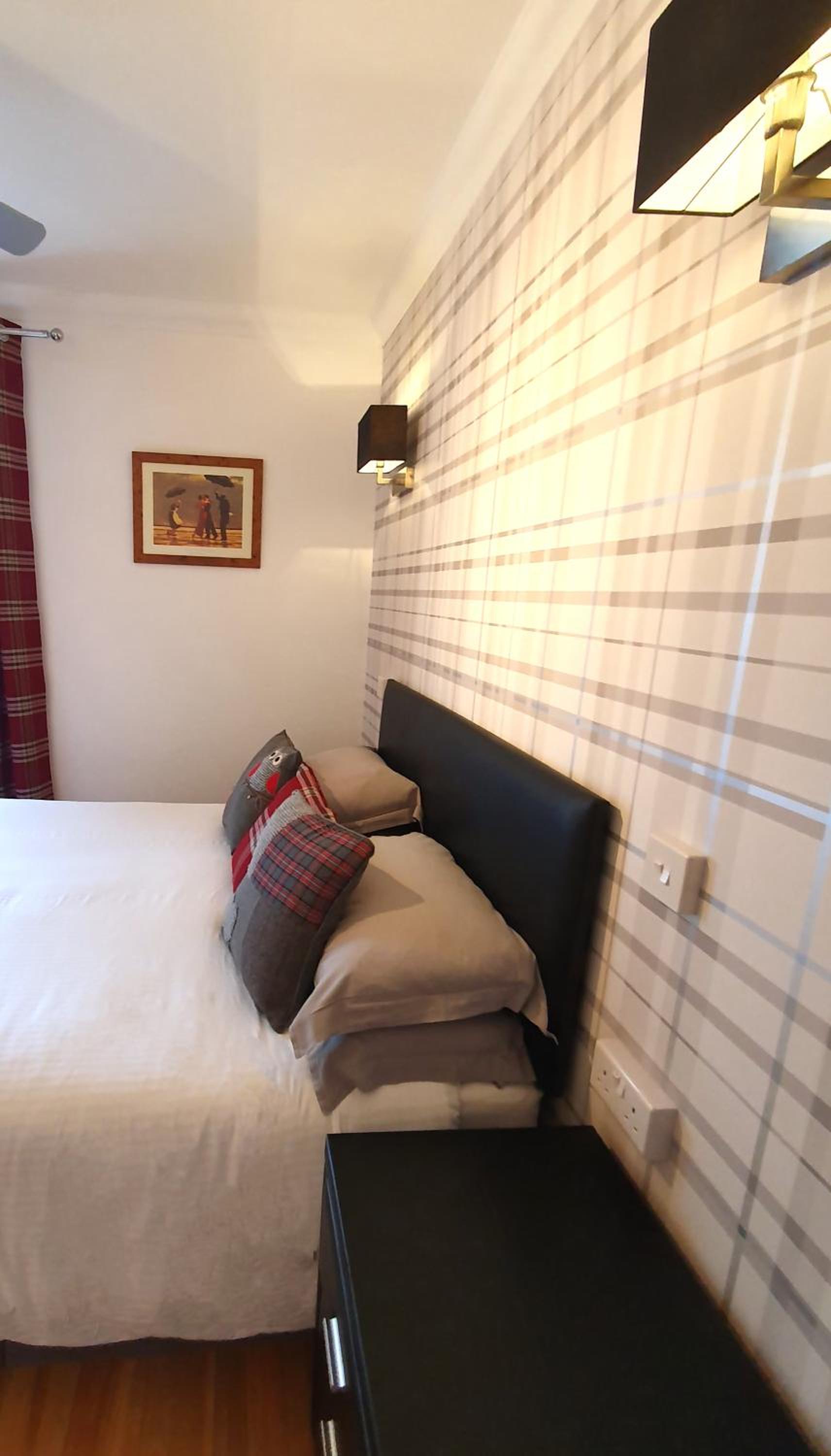 Superior King Room - Photo 7