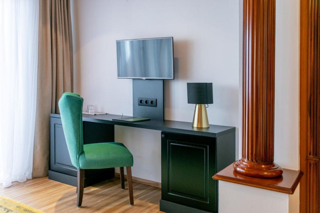 Junior Suite - Photo 13