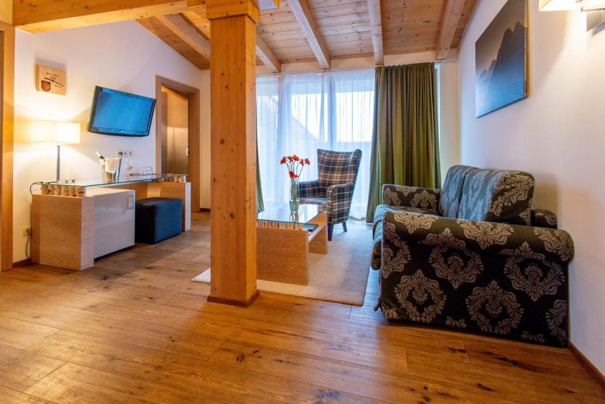 Superior Suite - Photo 23
