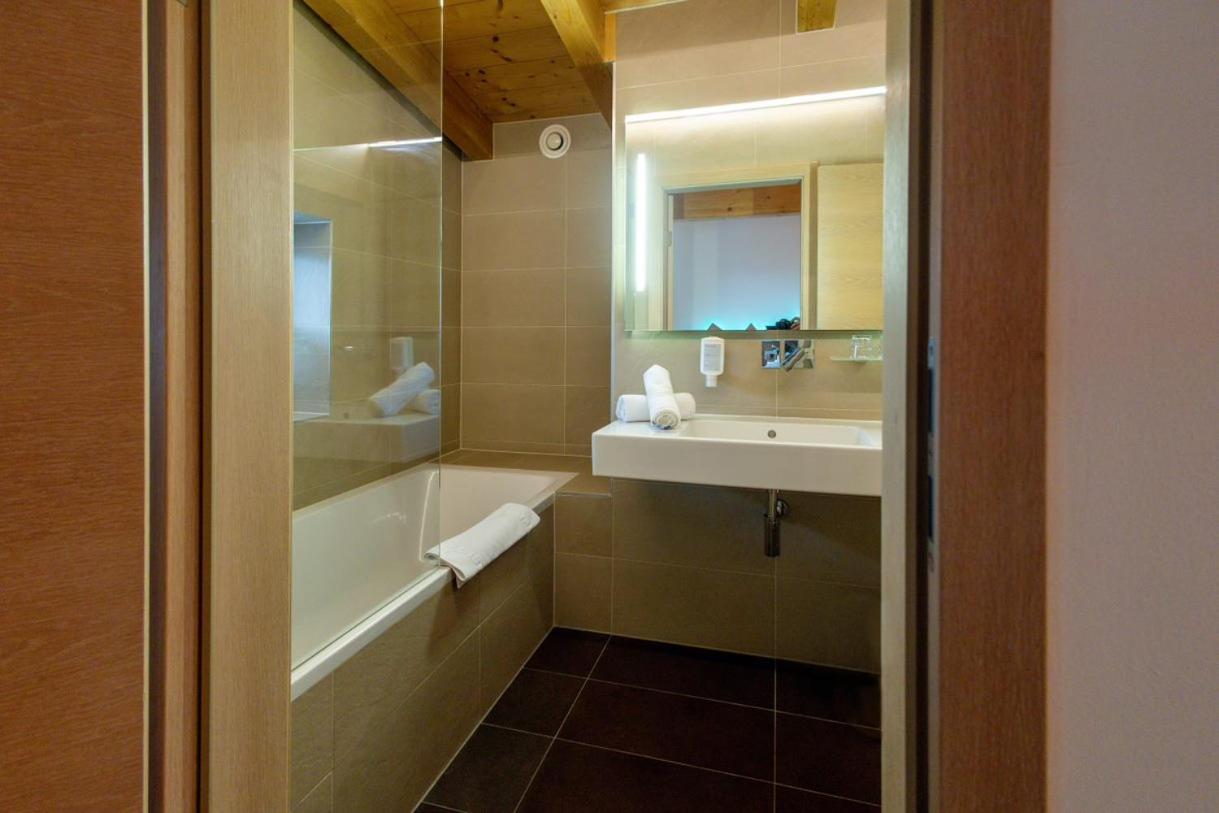 Superior Suite - Photo 22