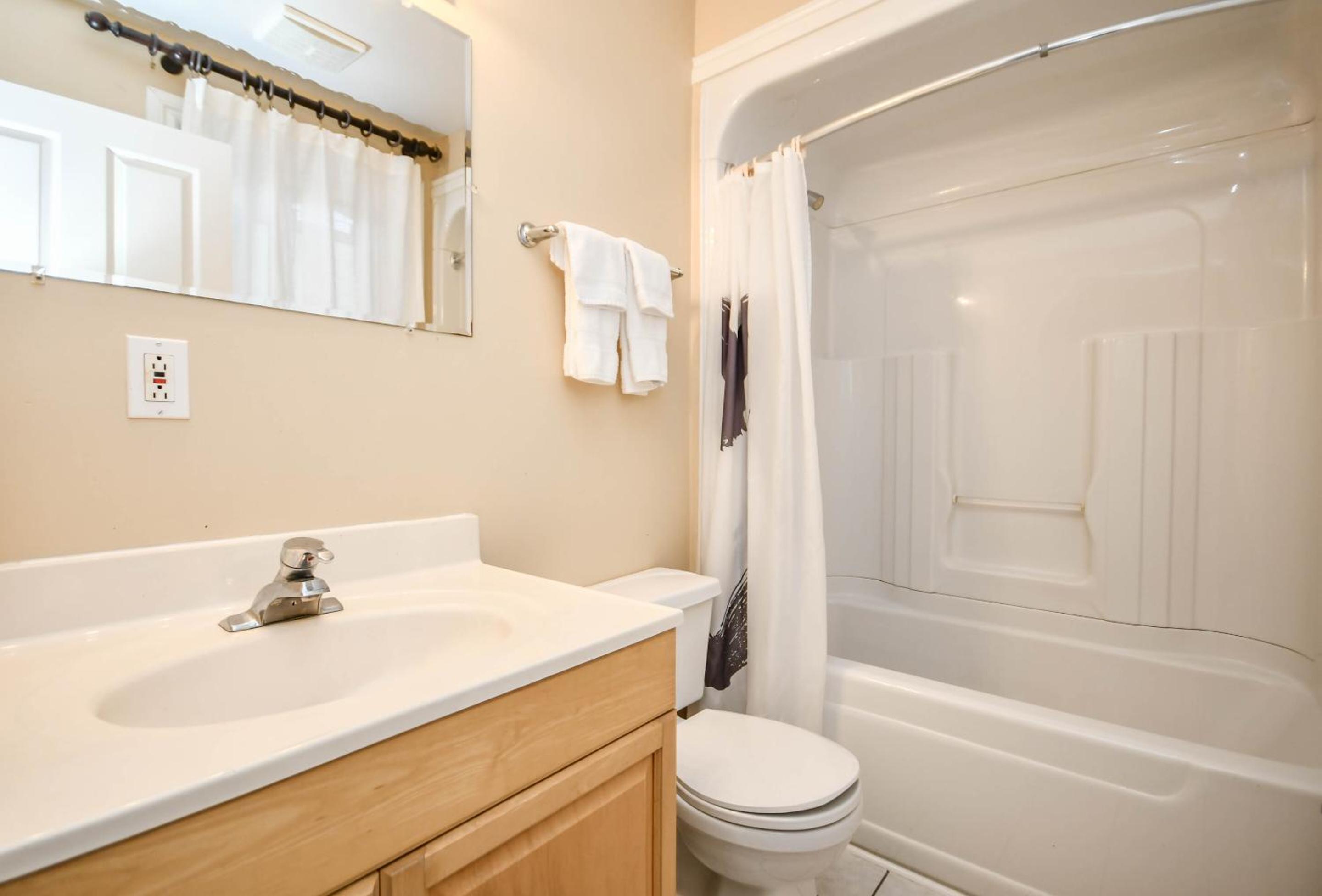 Deluxe Suite - Photo 14