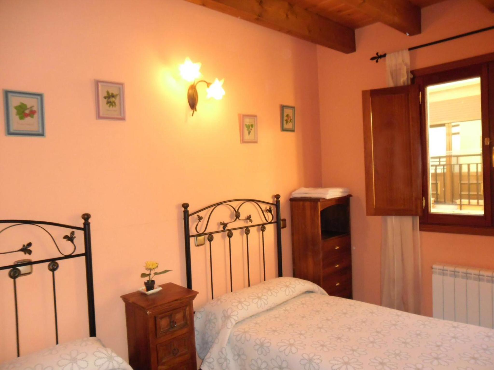 Five-Bedroom House photo 2
