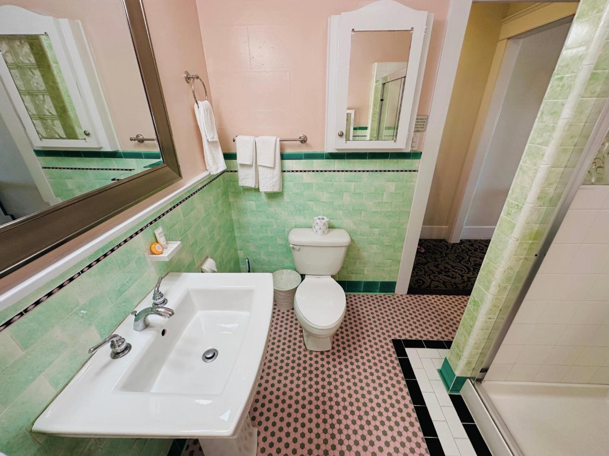 King Suite - Photo 24