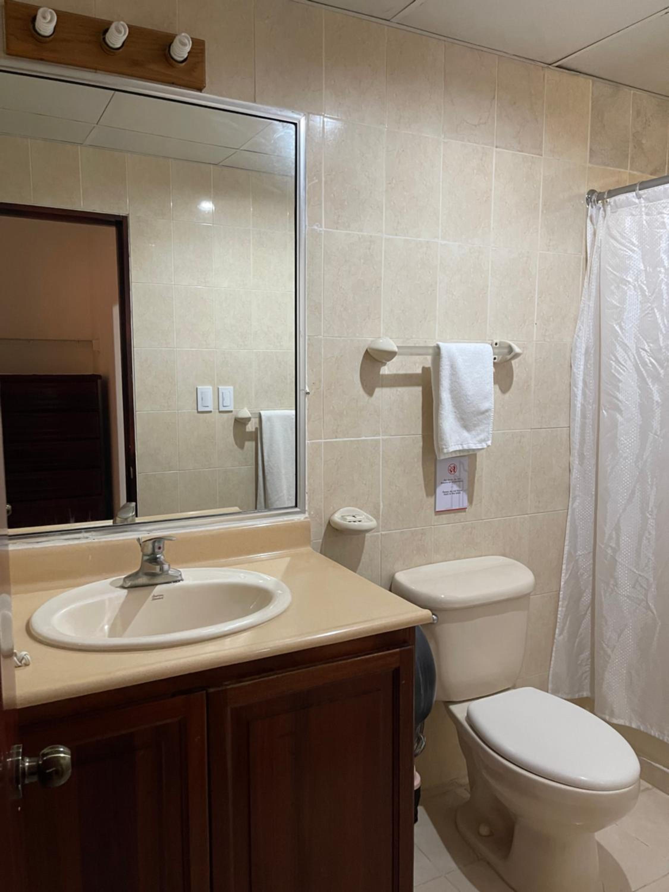 One-Bedroom Apartment - Photo 6