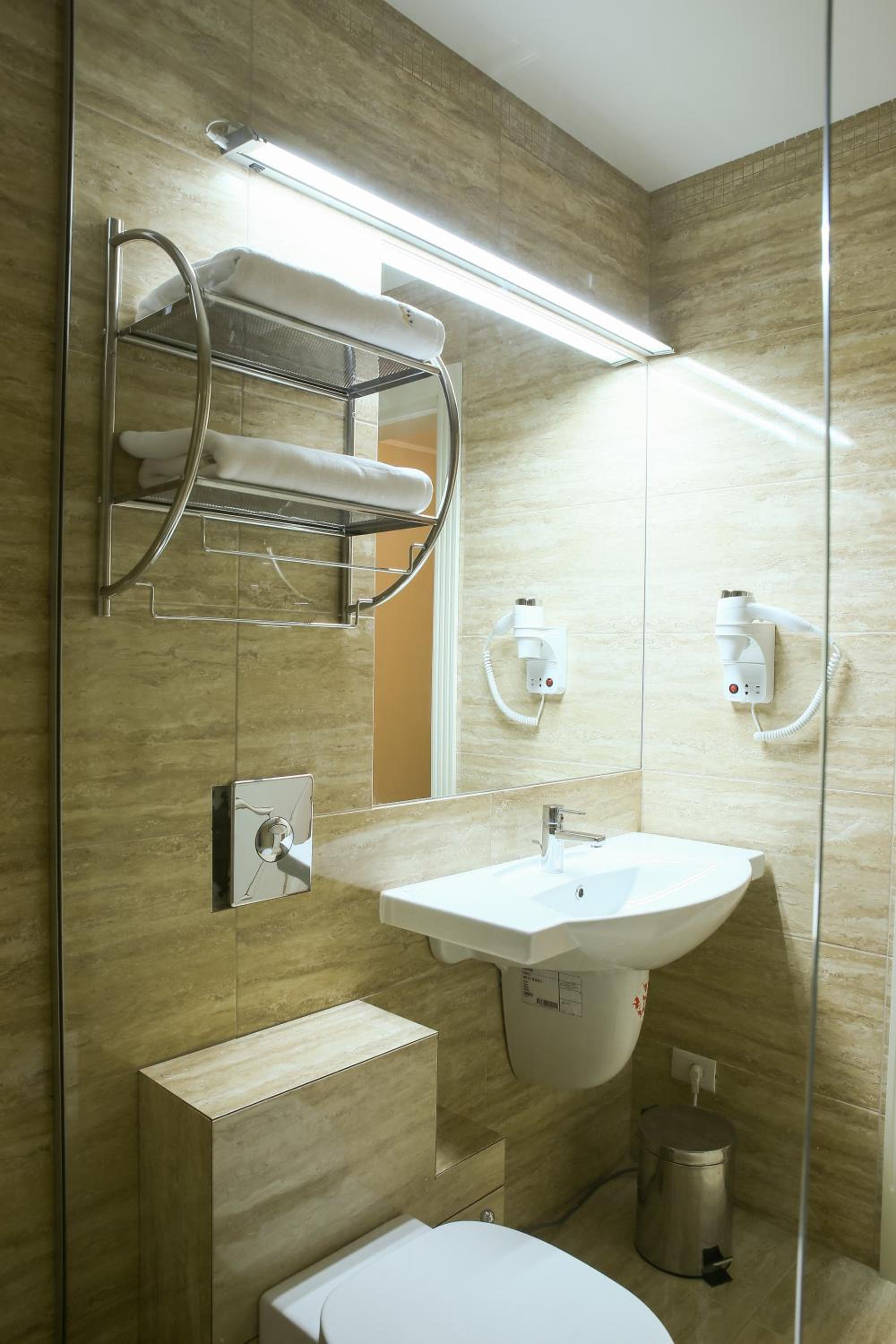 Economy Double Room photo 3